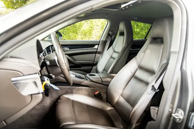 Porsche Panamera view 10