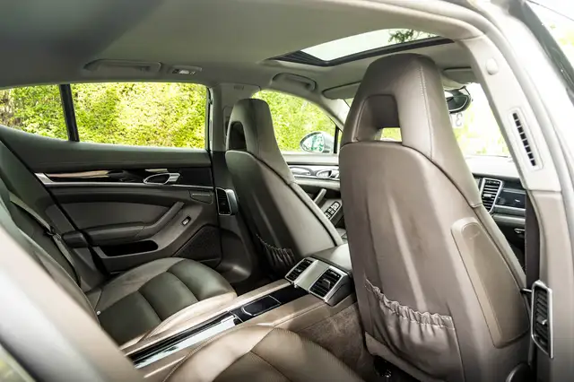 Porsche Panamera view 8