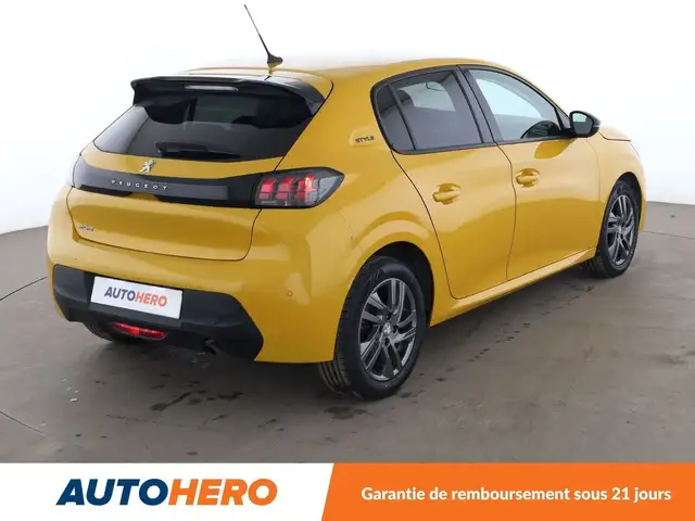 Peugeot 208 view 6