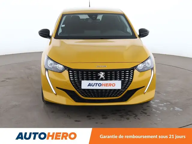 Peugeot 208 view 9