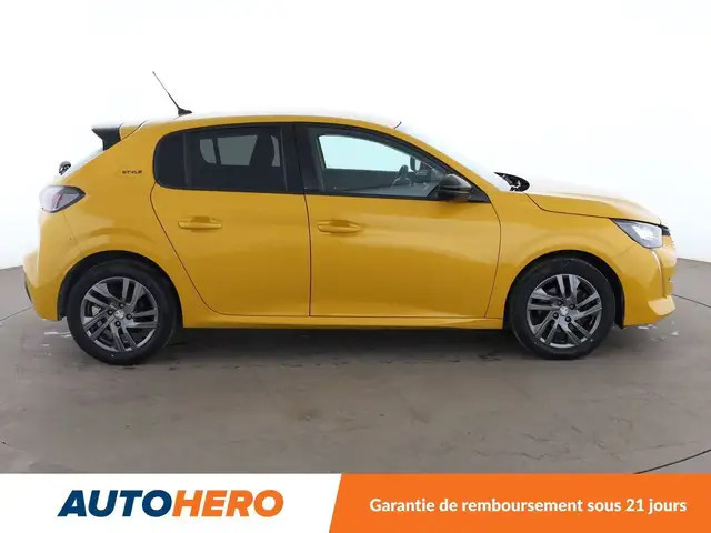 Peugeot 208 view 7