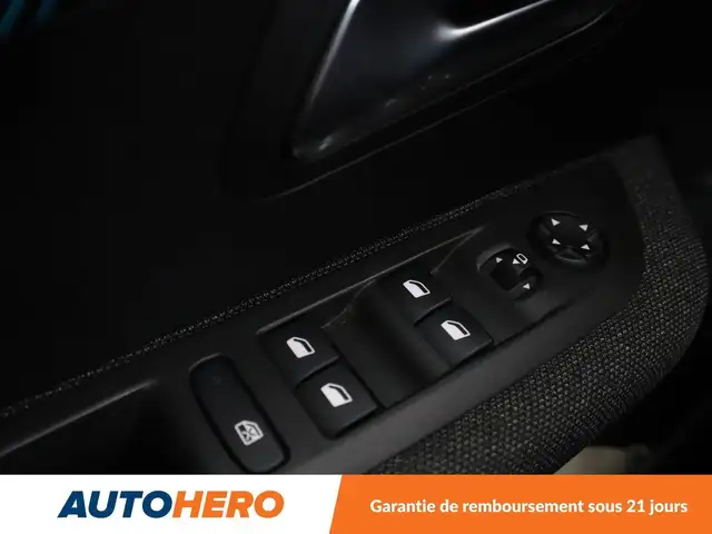Peugeot 208 view 28