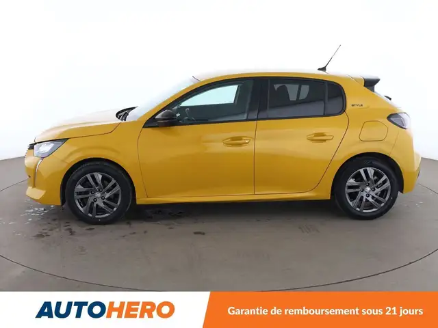 Peugeot 208 view 3