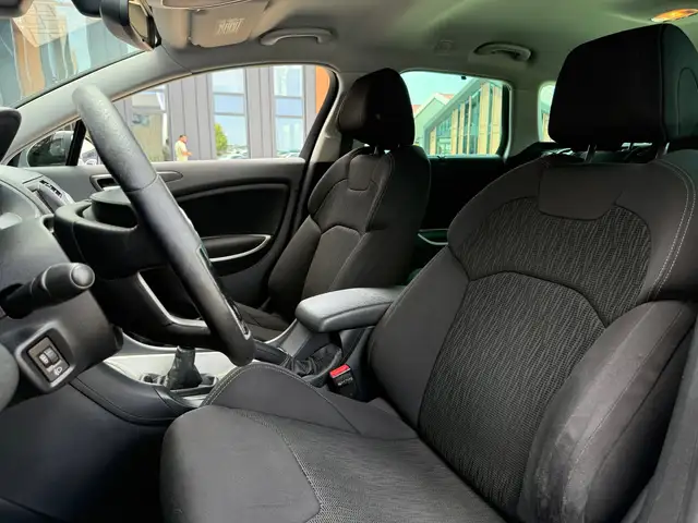 Citroen C5 view 11