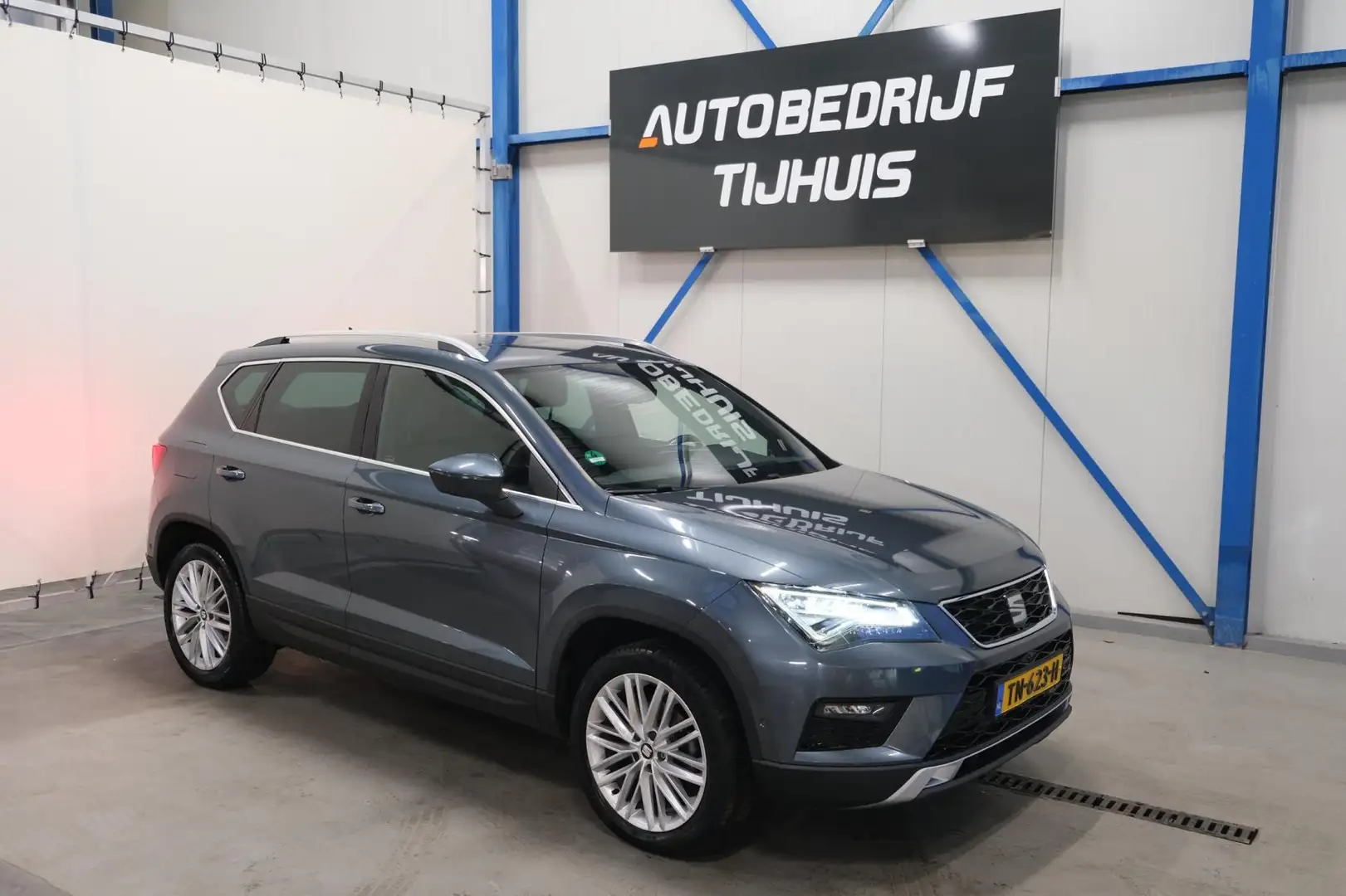 SEAT Ateca 1.6 TDI Xcellence Business Intense Automaat - N.A. Gris - 1