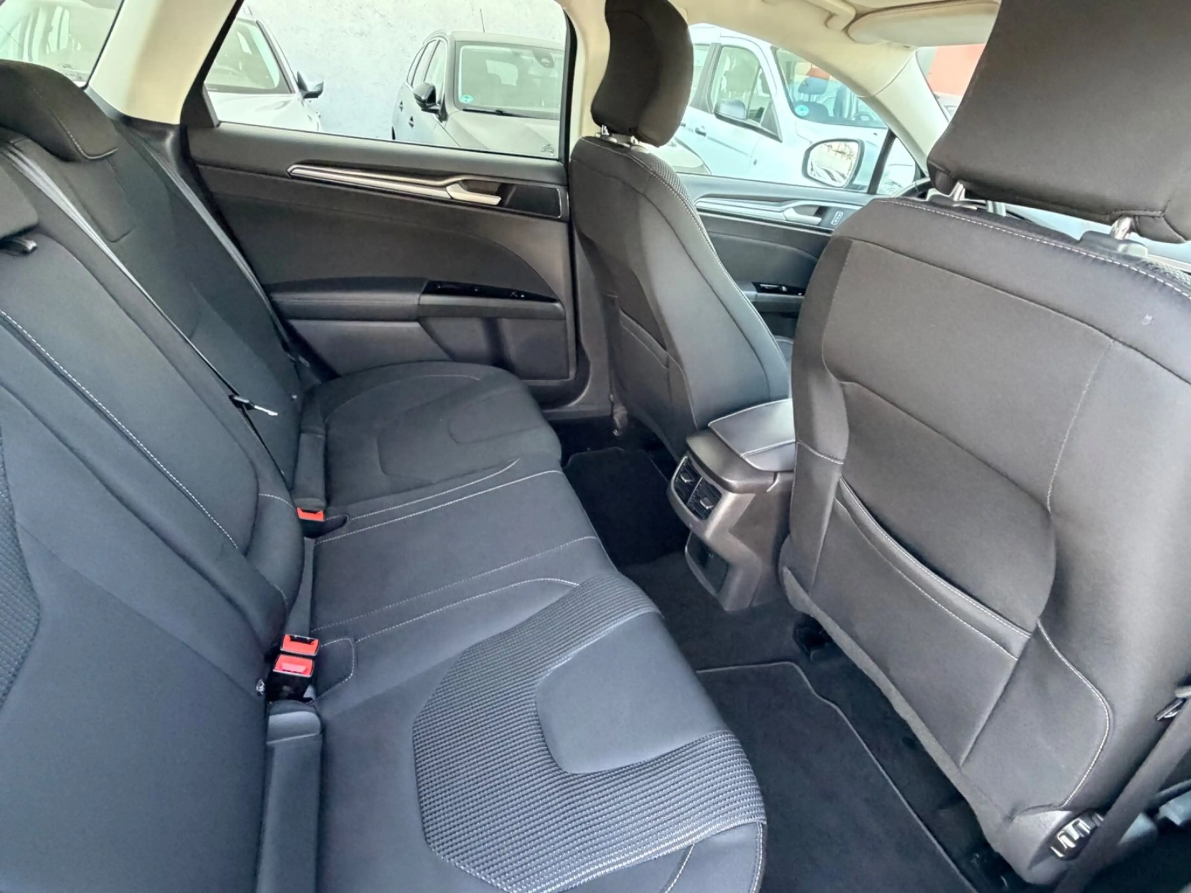 Ford Mondeo Turnier 2.0 ECOB Titanium/1.Hand/Kamera — photo 15