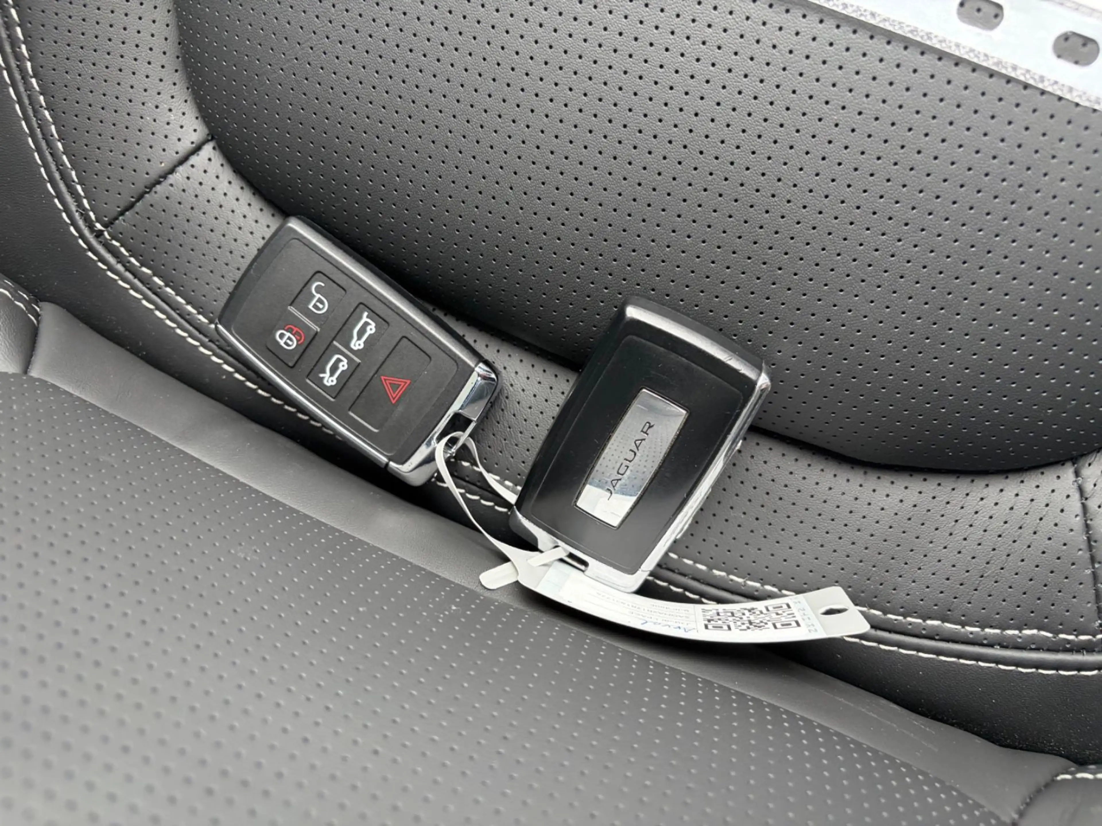 Jaguar I-Pace R-Dynamic HSE last Edition Garantie 2028! — photo 5