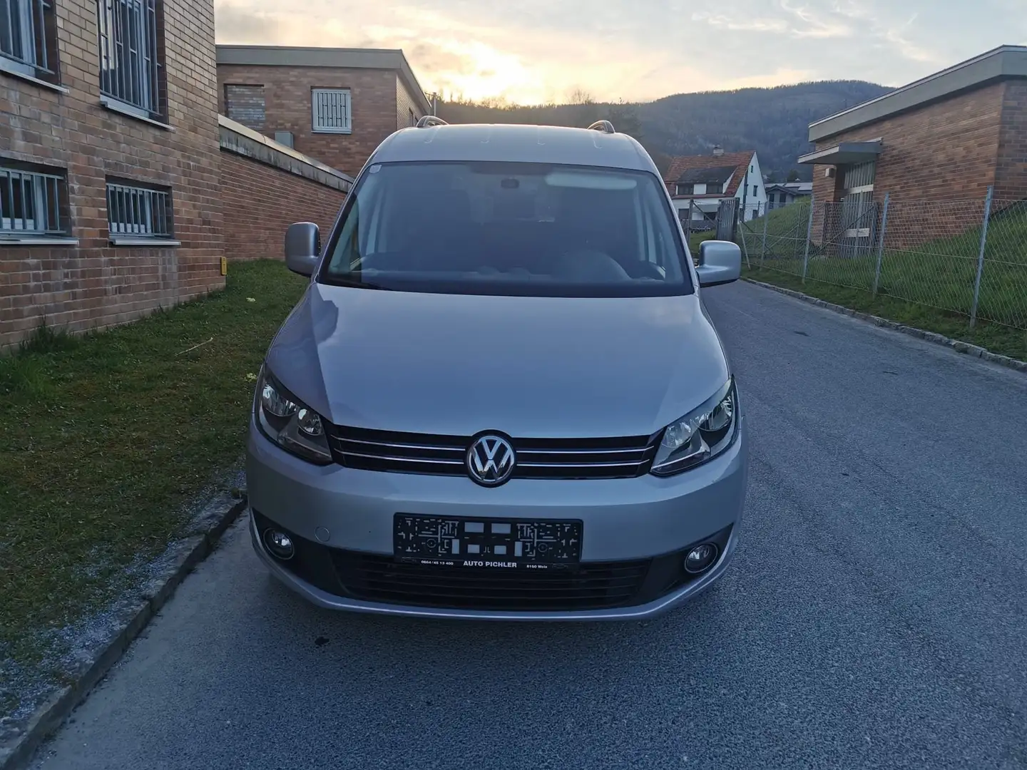 Volkswagen Caddy Caddy Kombi Comfortline BMT 2,0 TDI DPF DSG Silber - 2