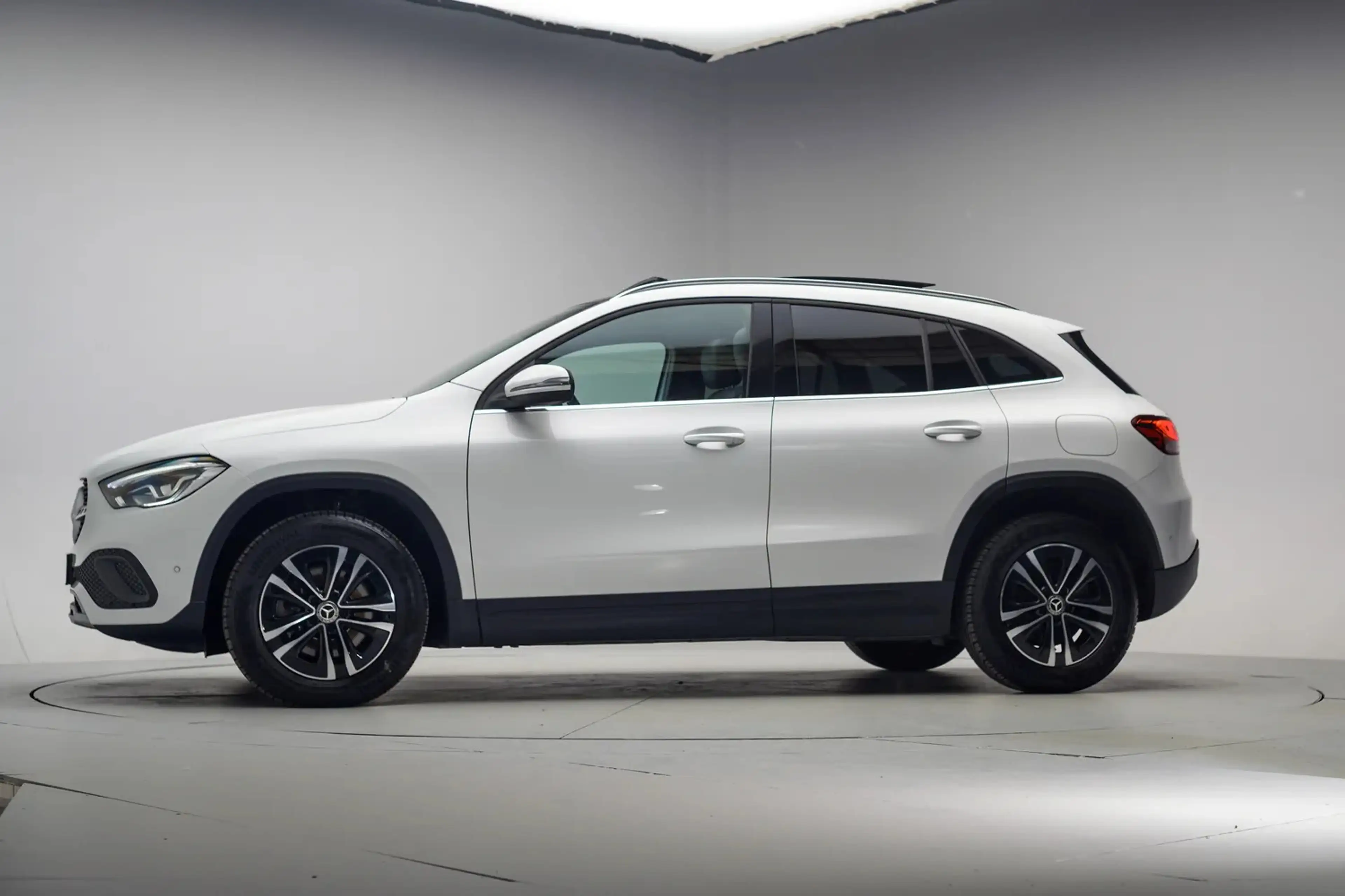 Mercedes-Benz GLA 250 e Business Line Aut. [ Panoramadak Camera Stoelver — photo 2
