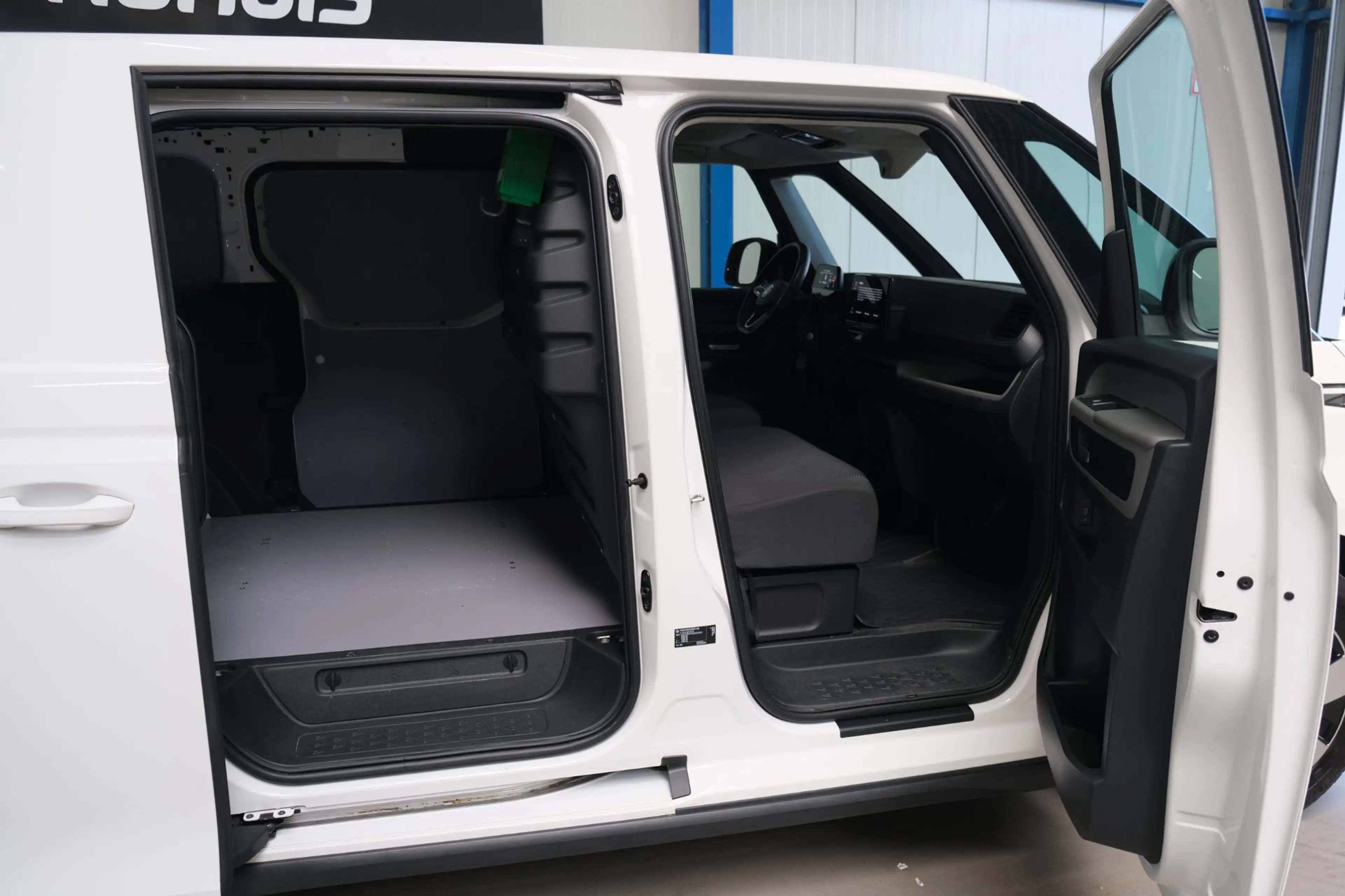 Volkswagen ID. Buzz Cargo 77 kWh SOH 94% - Airco, Cruise, Virtual display, 2 — photo 5