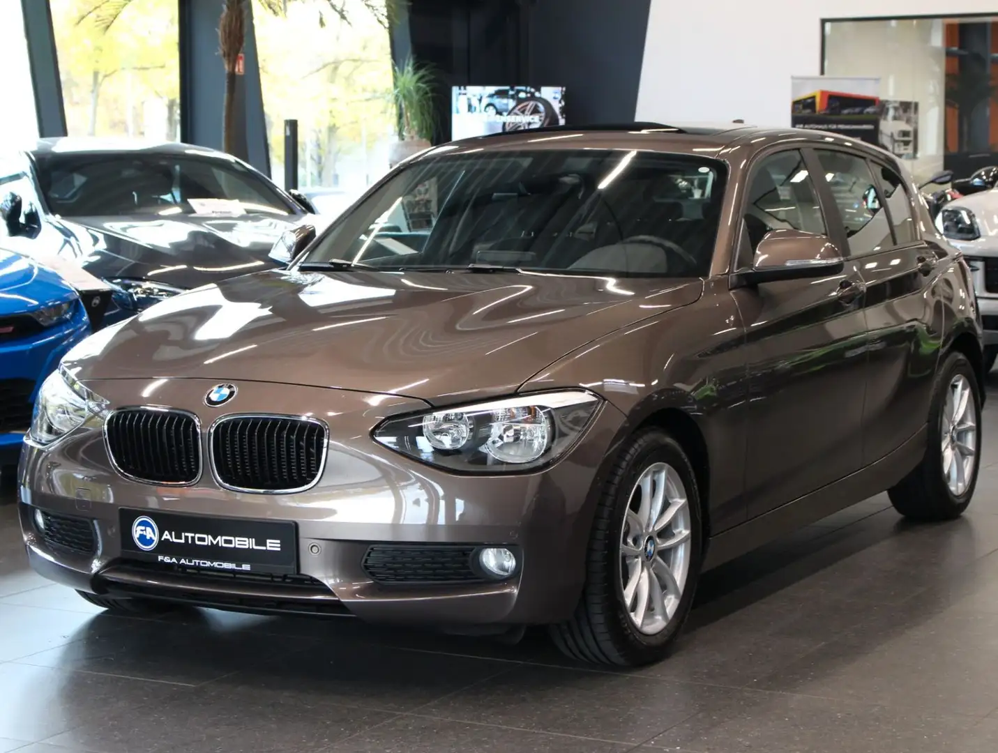 BMW 116 i Urban Line*2.Hand* 57600 km Braun - 1