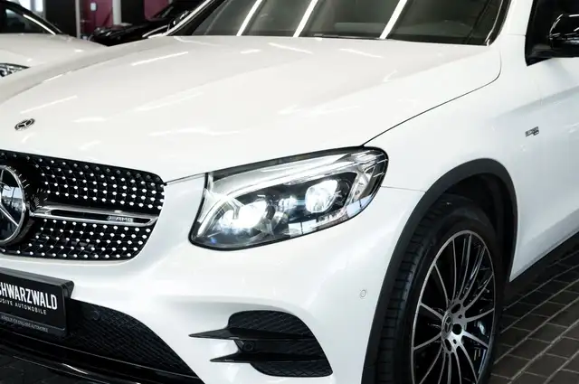 Mercedes-Benz GLC view 5