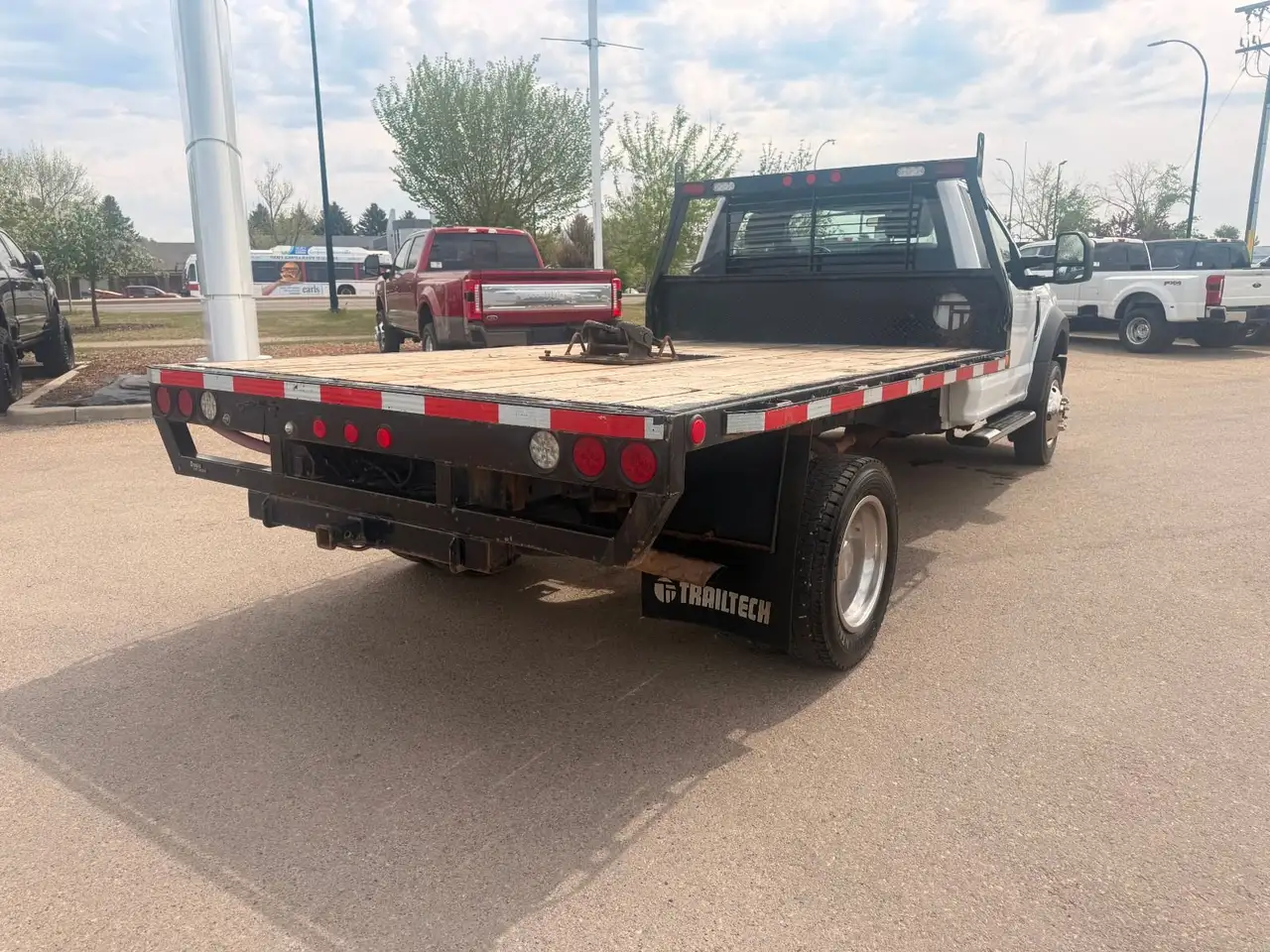Ford F-550 Super Duty снимка Ford F-550 Super Duty