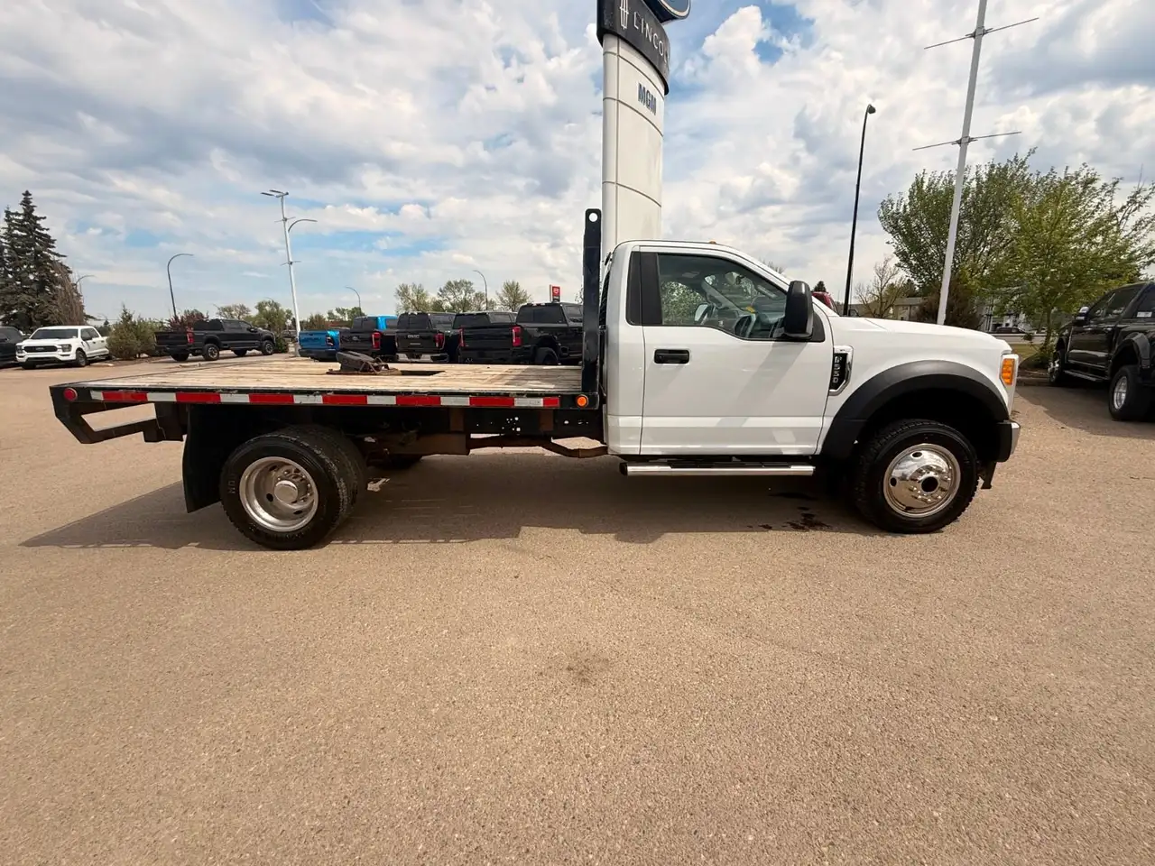 Ford F-550 Super Duty снимка Ford F-550 Super Duty