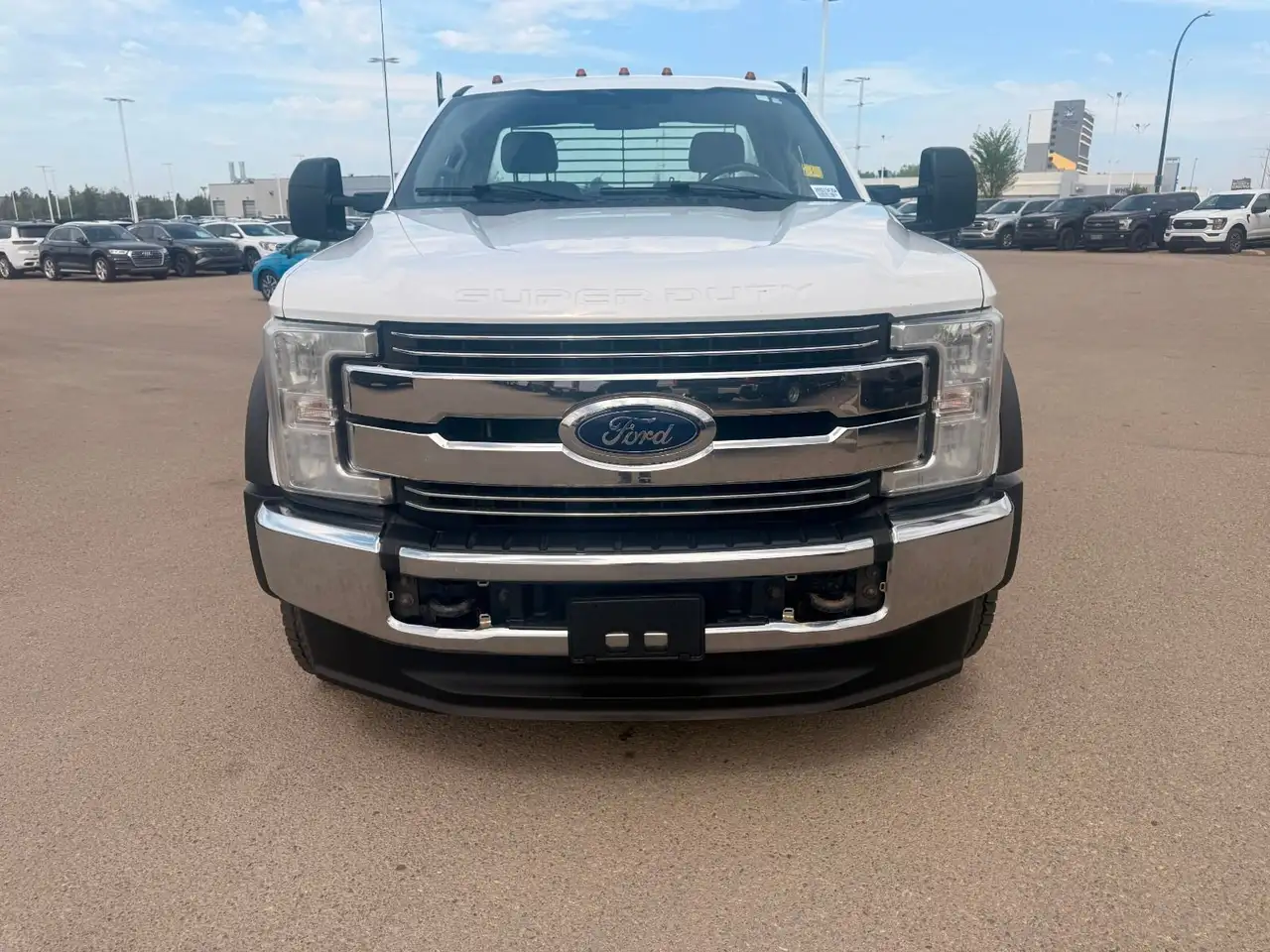 Ford F-550 Super Duty снимка Ford F-550 Super Duty