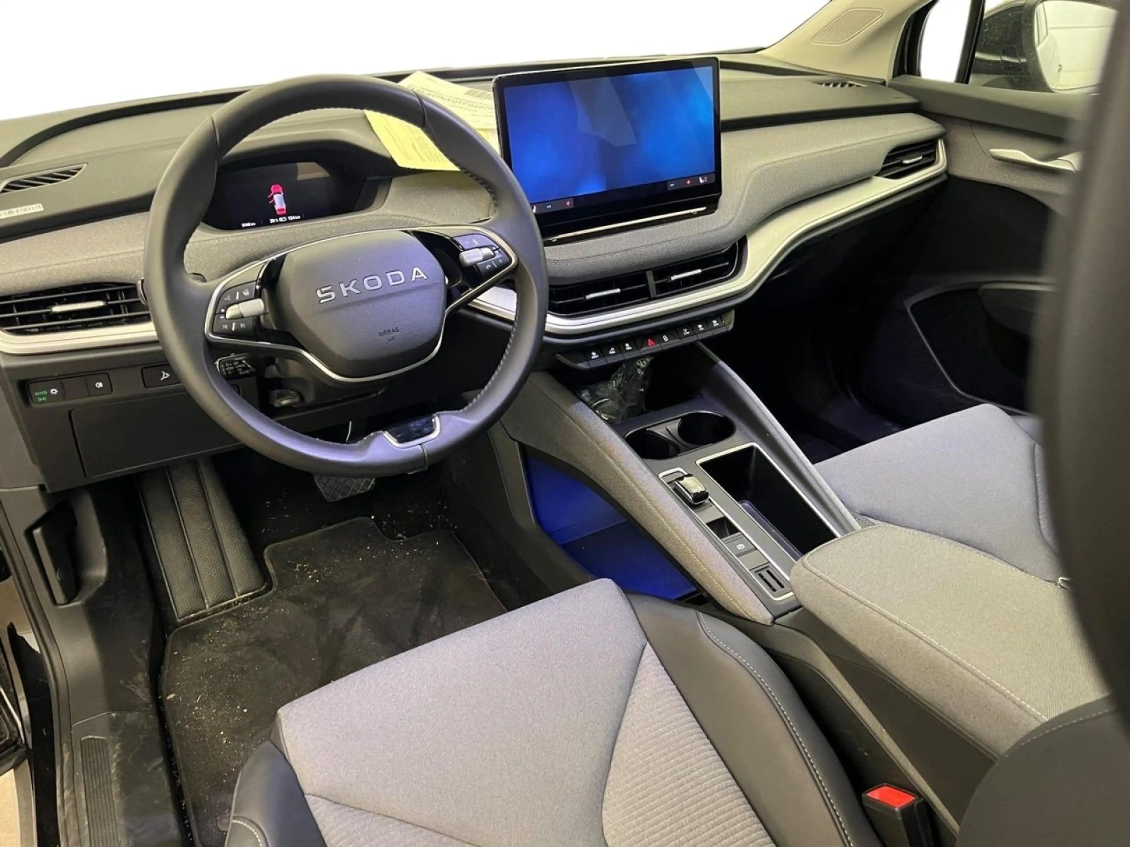 Skoda Enyaq 85 Wärmepumpe LED AHK Pano CAM ACC Sitzhzg — photo 5