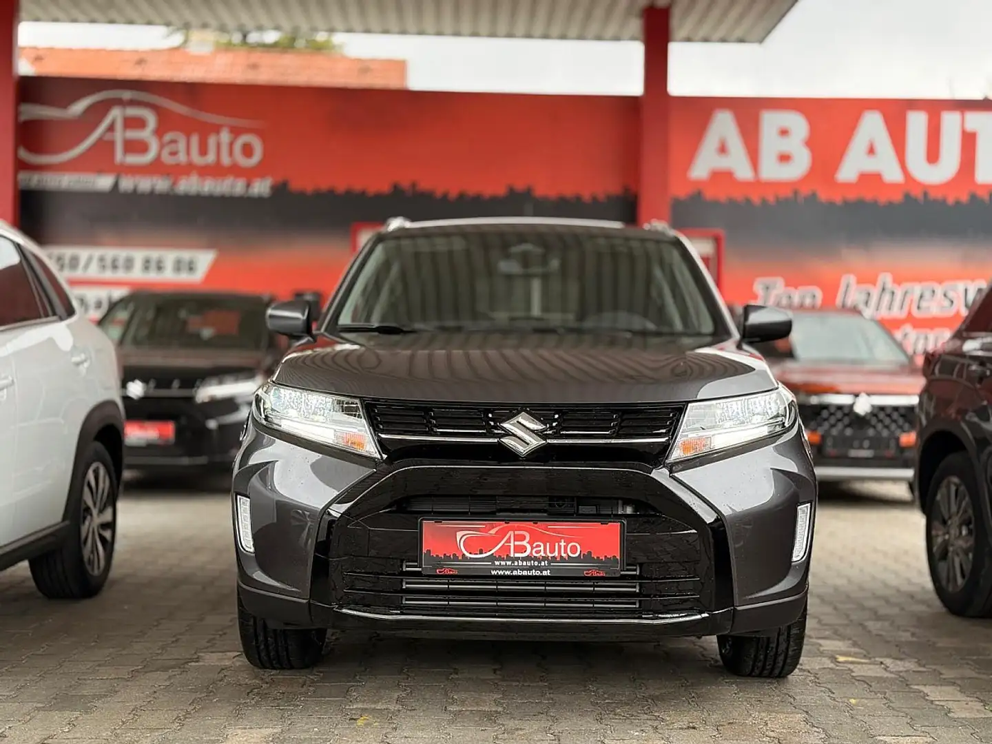 Suzuki Vitara 1,4 Hybrid ALLGRIP shine Aut. Modell 20225 110 PS Grau - 2
