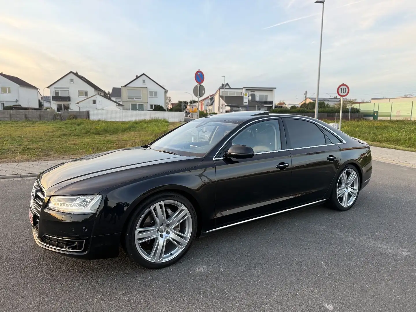 Audi A8 3.0 TDI Quattro Schwarz - 1