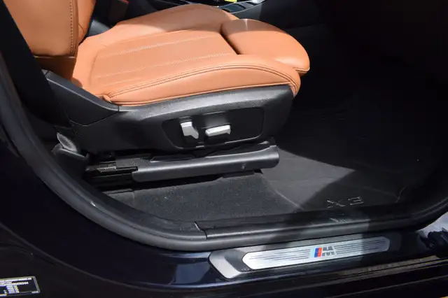 BMW X3 view 5