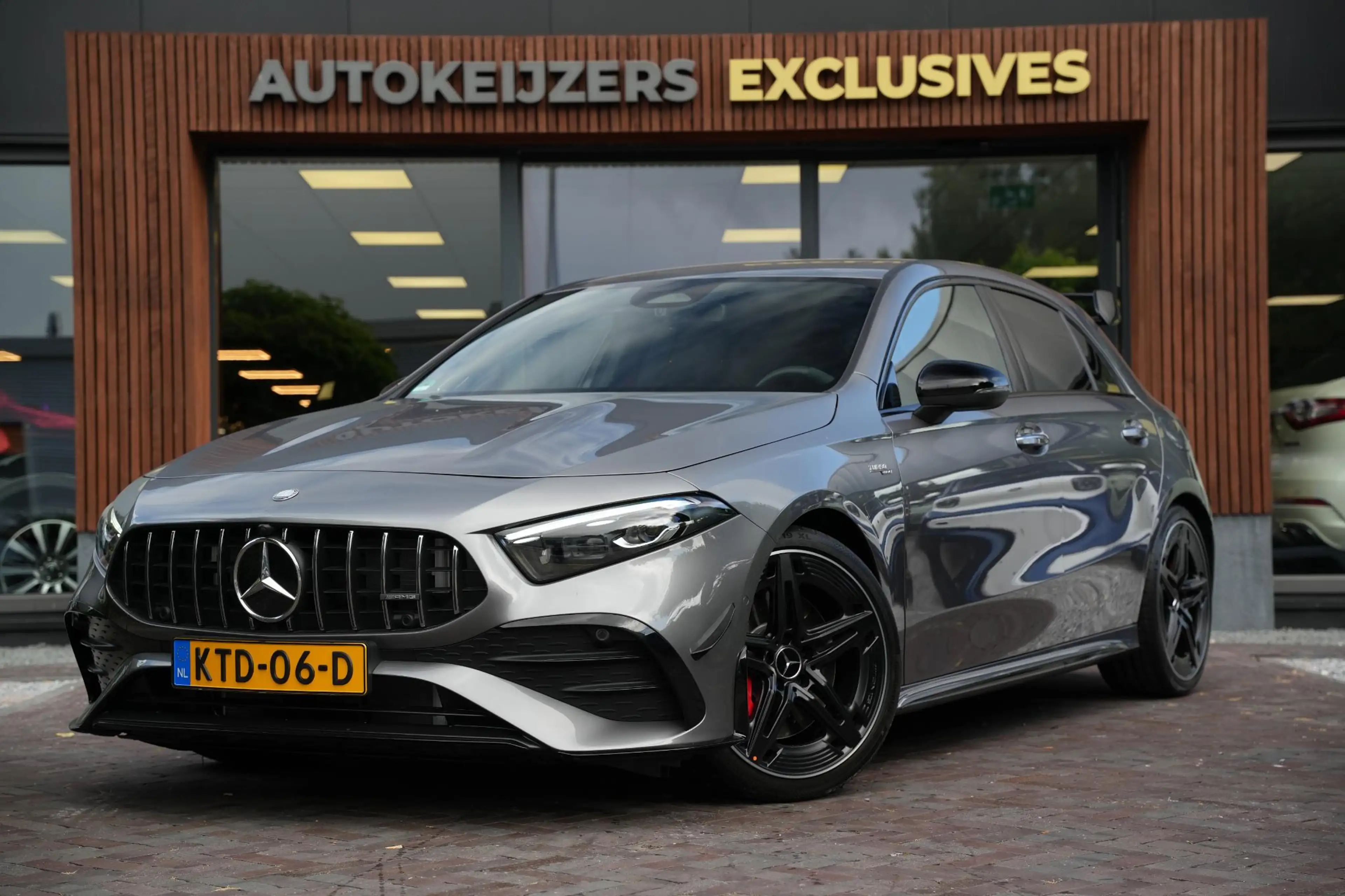 Mercedes-Benz A 35 AMG 4MATIC Aero Pack Burmester WideScreen Facelift — photo 5