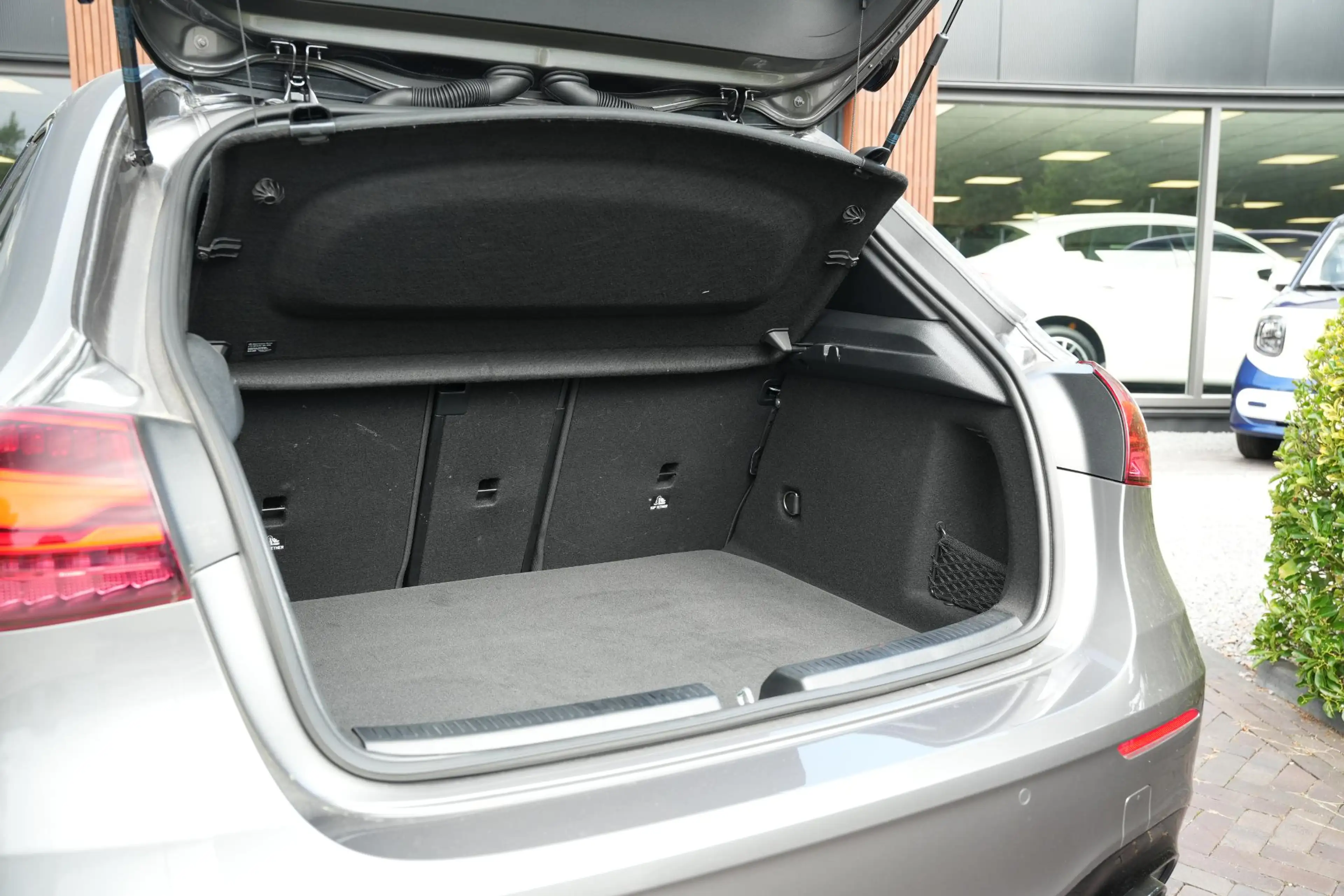 Mercedes-Benz A 35 AMG 4MATIC Aero Pack Burmester WideScreen Facelift — photo 12