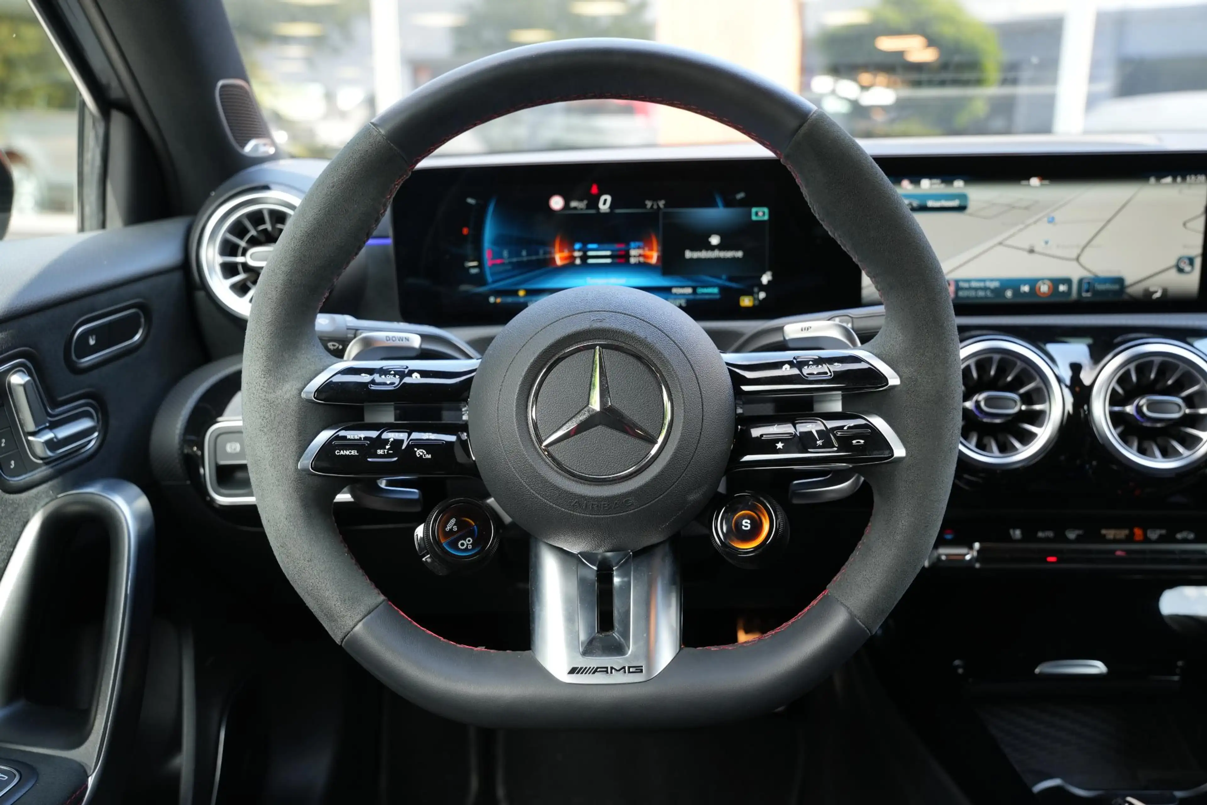 Mercedes-Benz A 35 AMG 4MATIC Aero Pack Burmester WideScreen Facelift — photo 8
