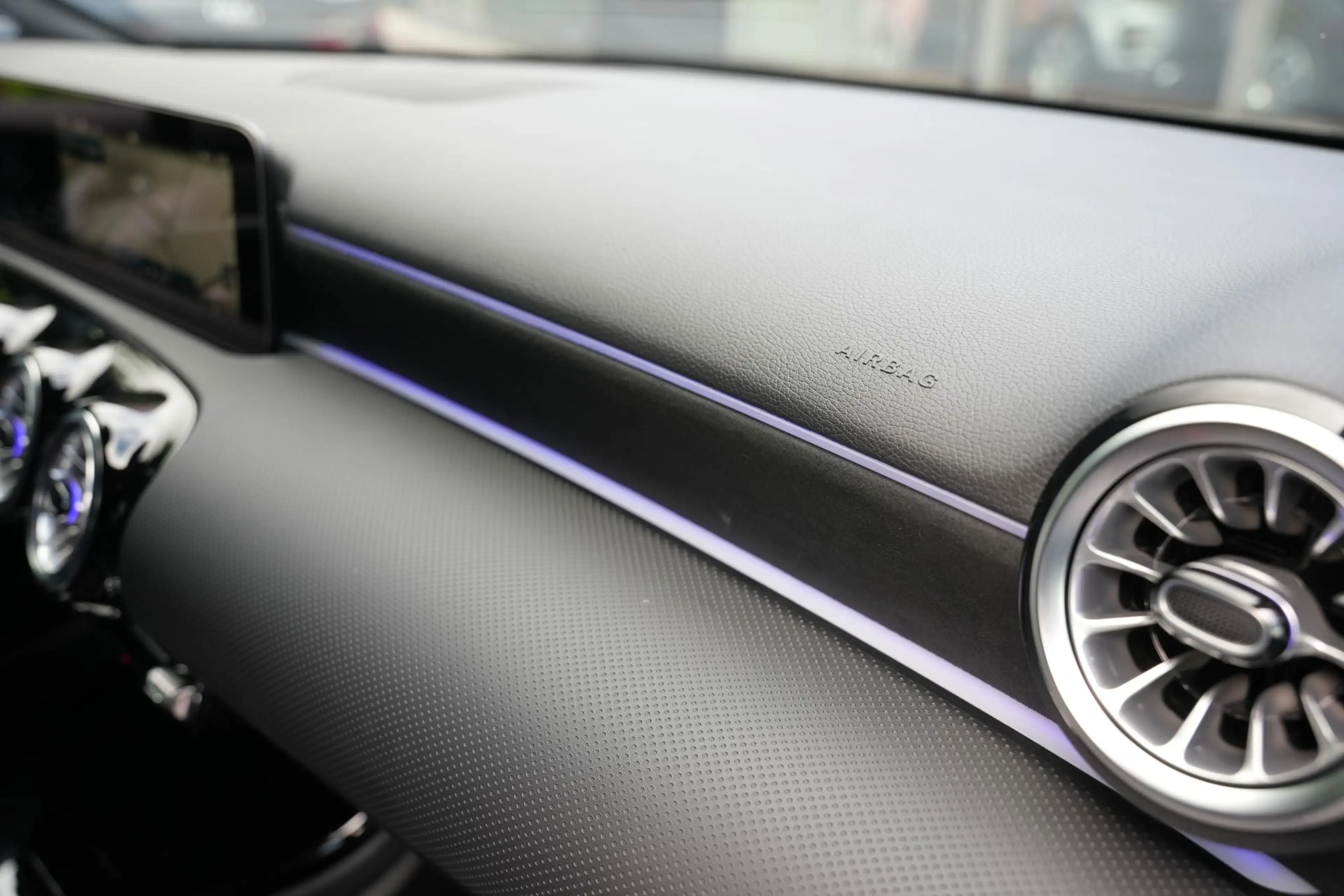 Mercedes-Benz A 35 AMG 4MATIC Aero Pack Burmester WideScreen Facelift — photo 13