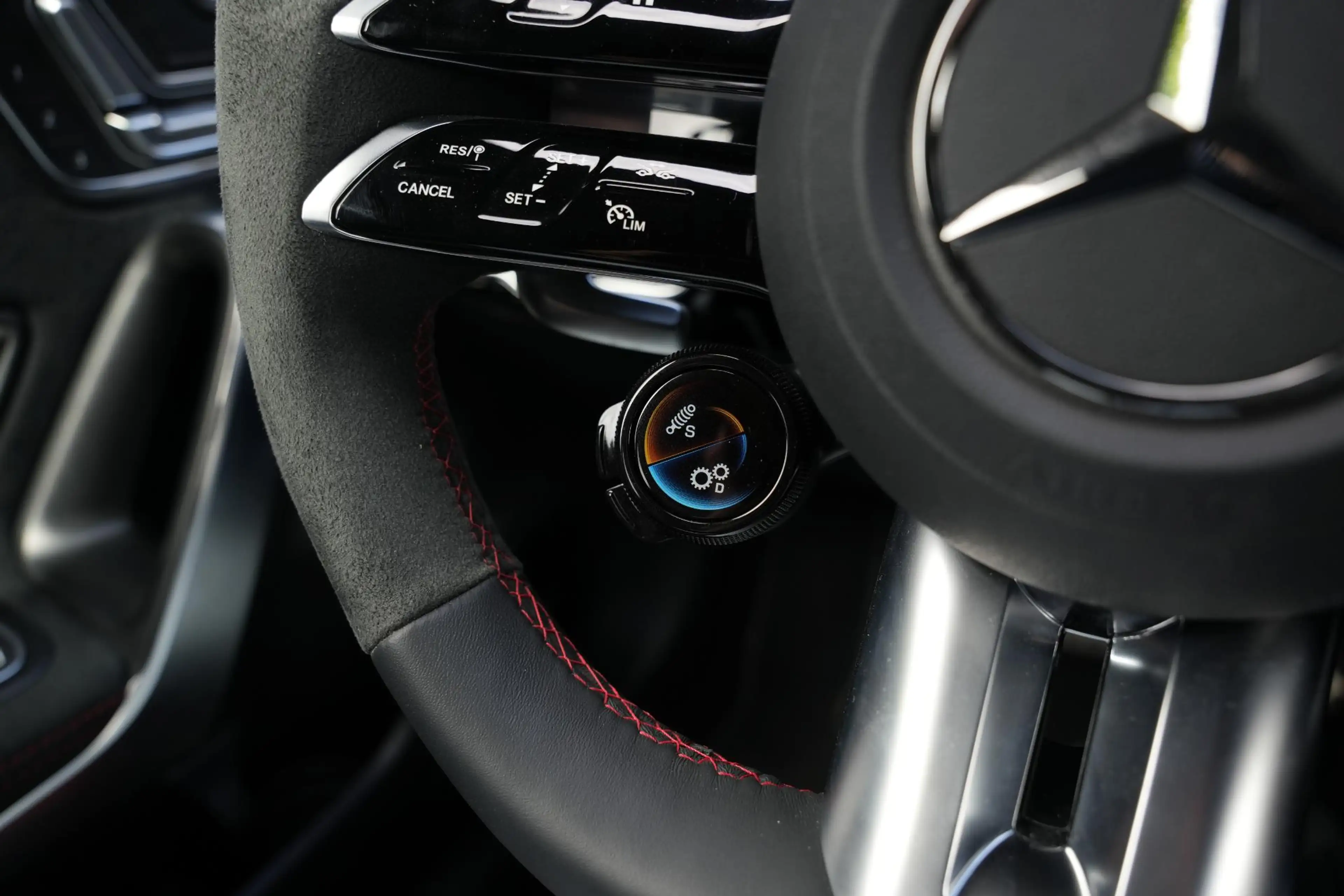 Mercedes-Benz A 35 AMG 4MATIC Aero Pack Burmester WideScreen Facelift — photo 38
