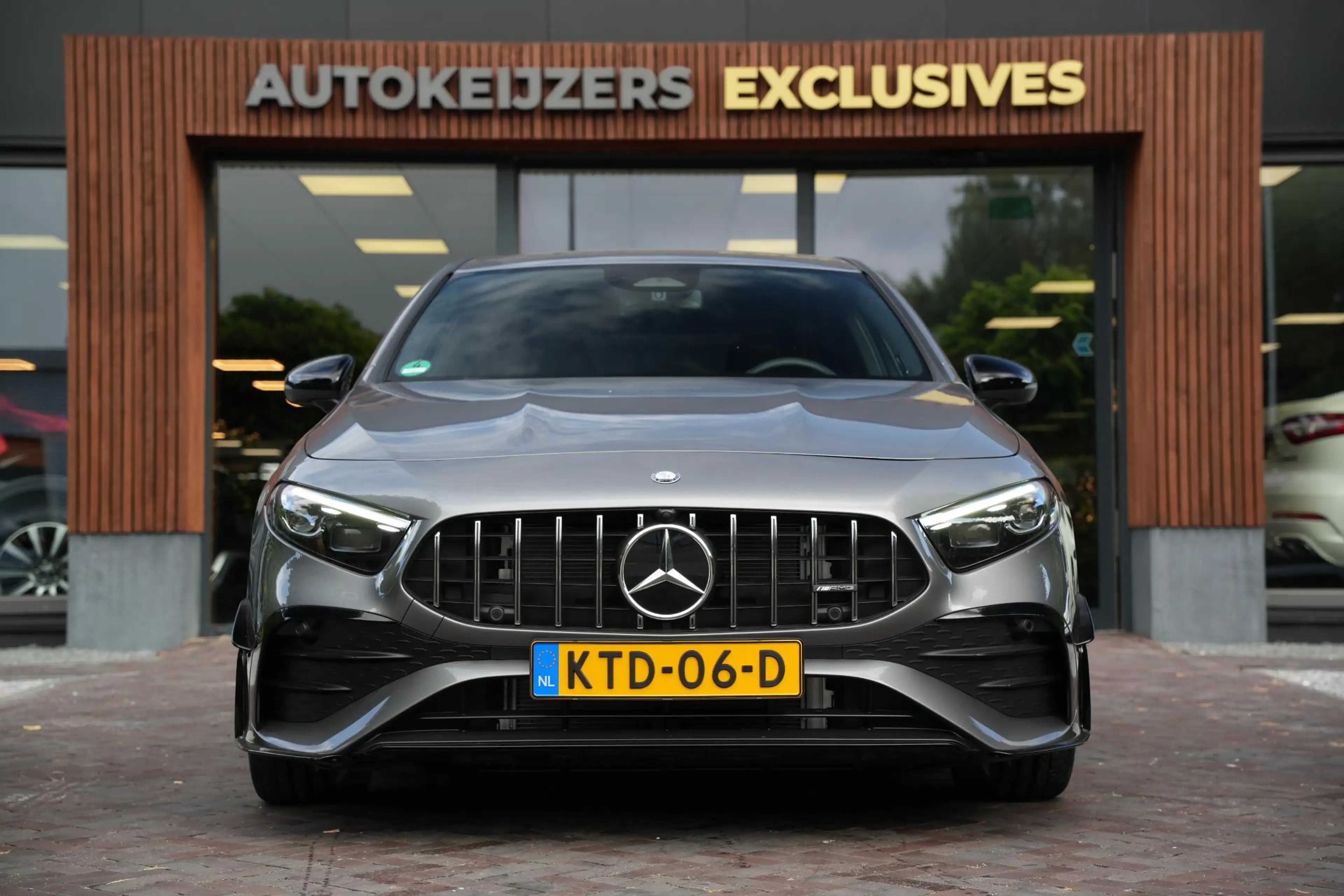 Mercedes-Benz A 35 AMG 4MATIC Aero Pack Burmester WideScreen Facelift — photo 3