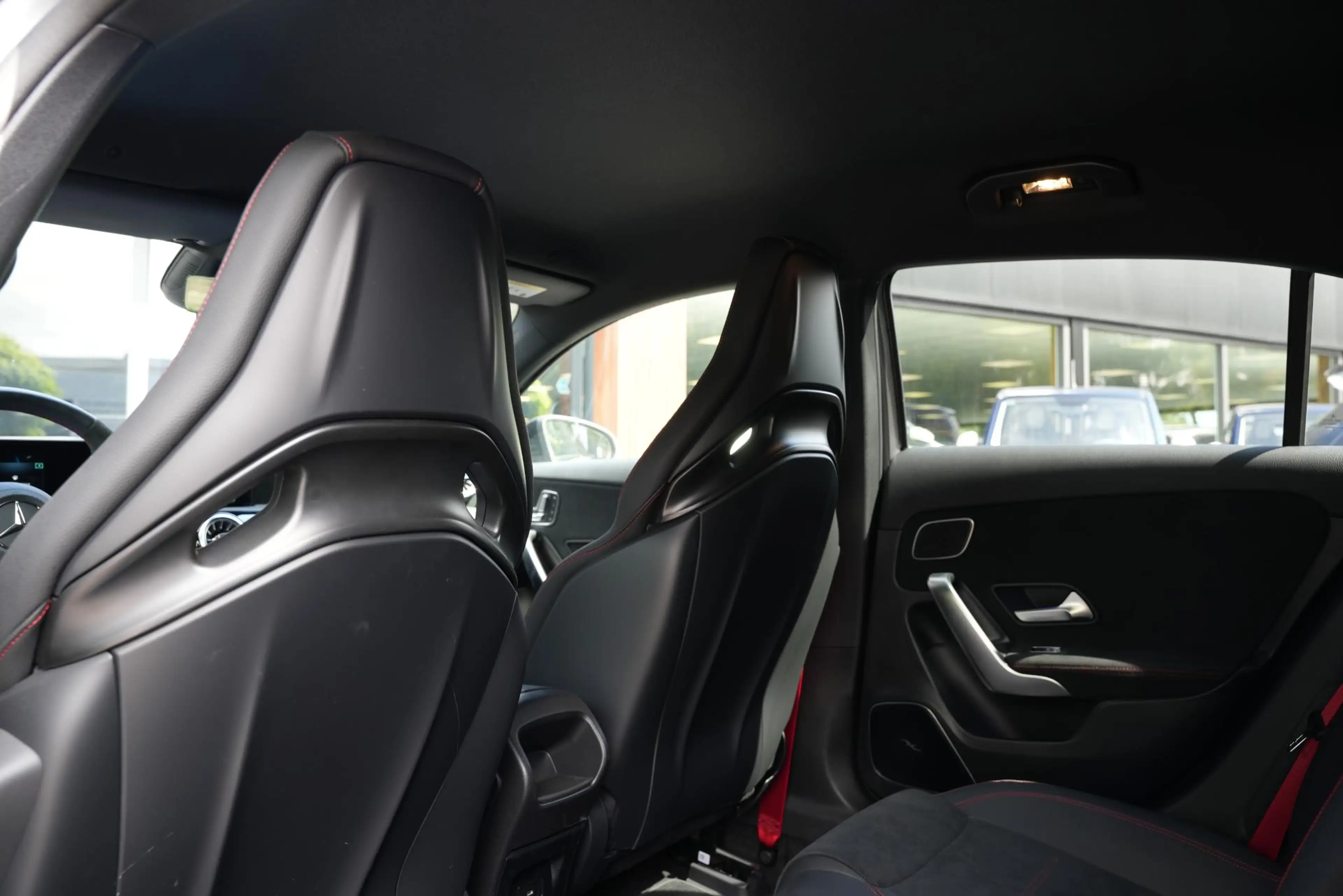 Mercedes-Benz A 35 AMG 4MATIC Aero Pack Burmester WideScreen Facelift — photo 32
