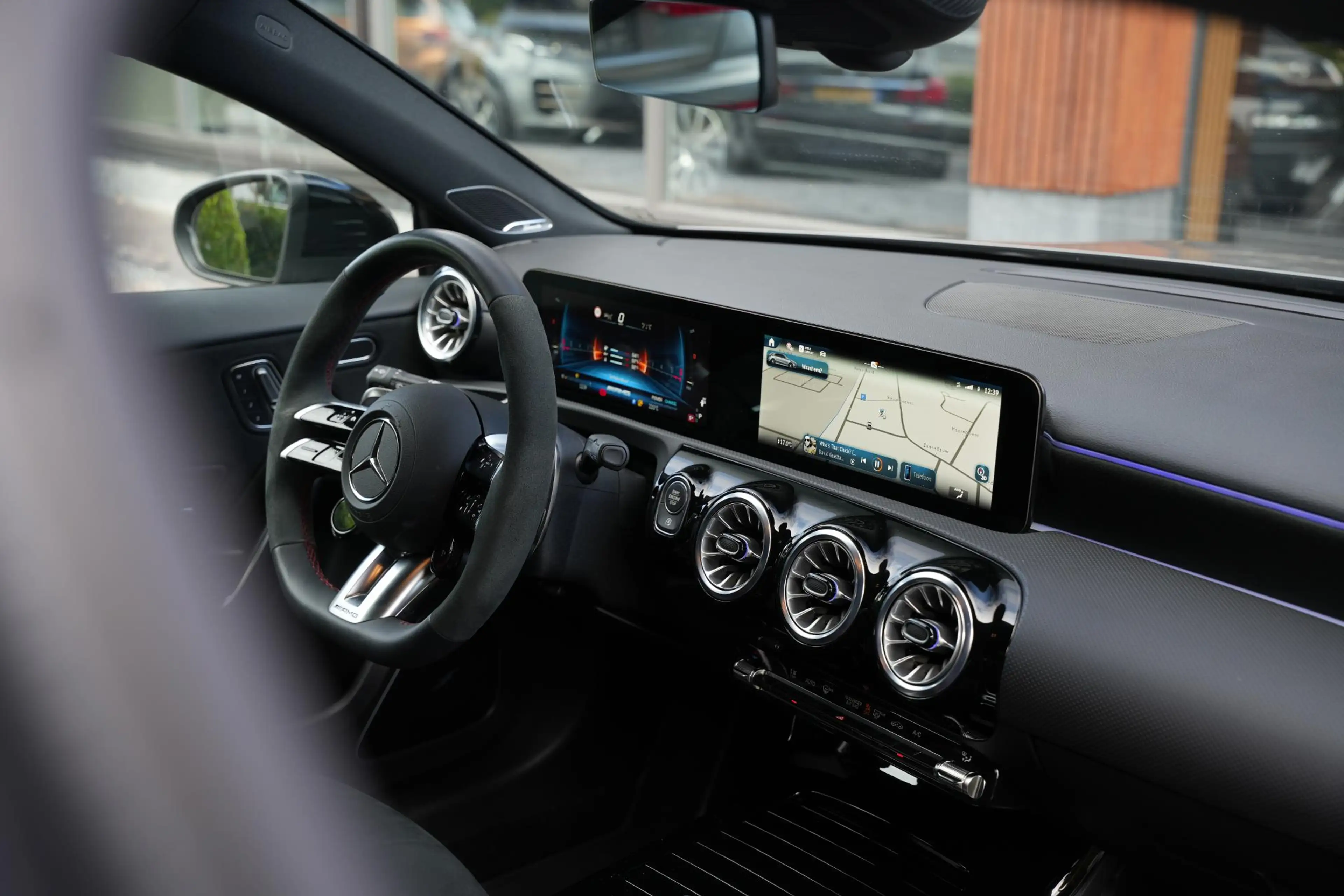 Mercedes-Benz A 35 AMG 4MATIC Aero Pack Burmester WideScreen Facelift — photo 31