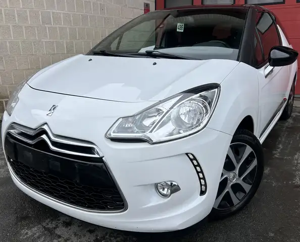 DS Automobiles DS 3 1.6 BlueHDi Be Chic S + CLIM + CAR-PASS