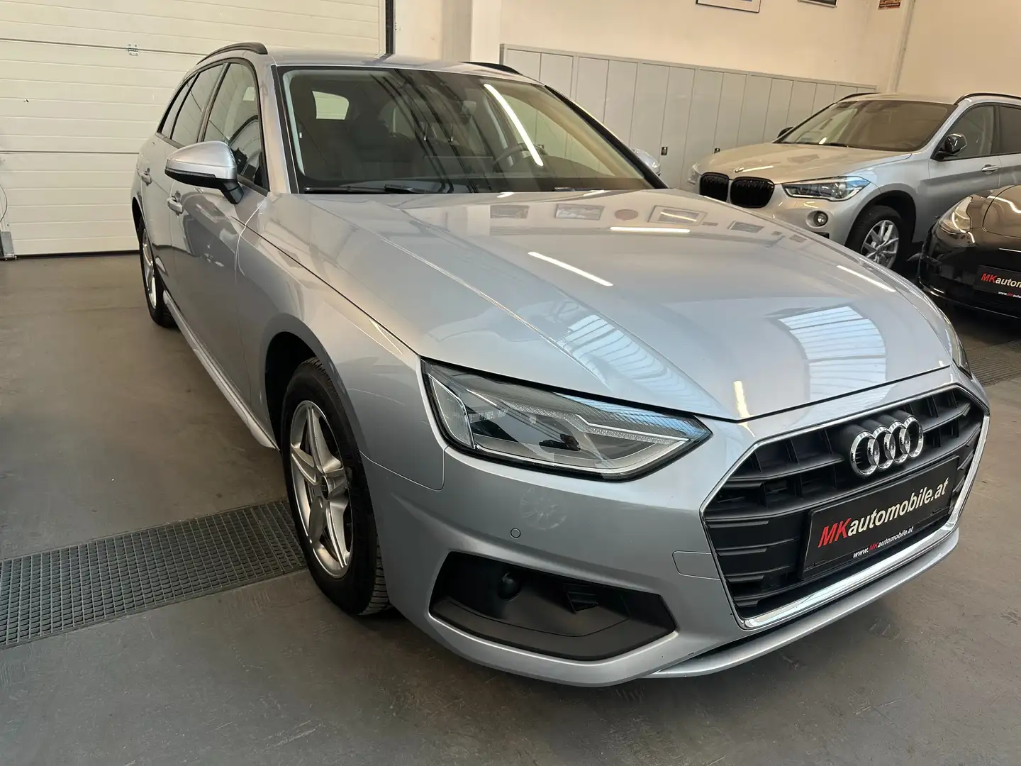 Audi A4 30 TDI S TRONIC AVANT Silber - 1