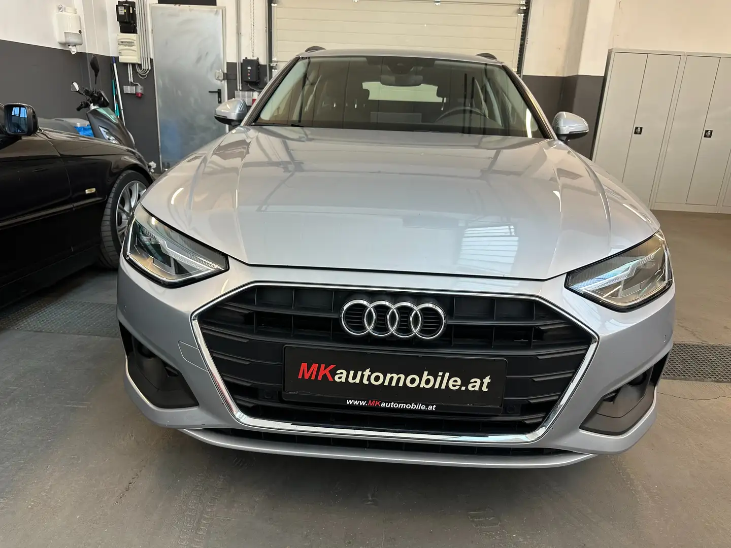 Audi A4 30 TDI S TRONIC AVANT Silber - 2