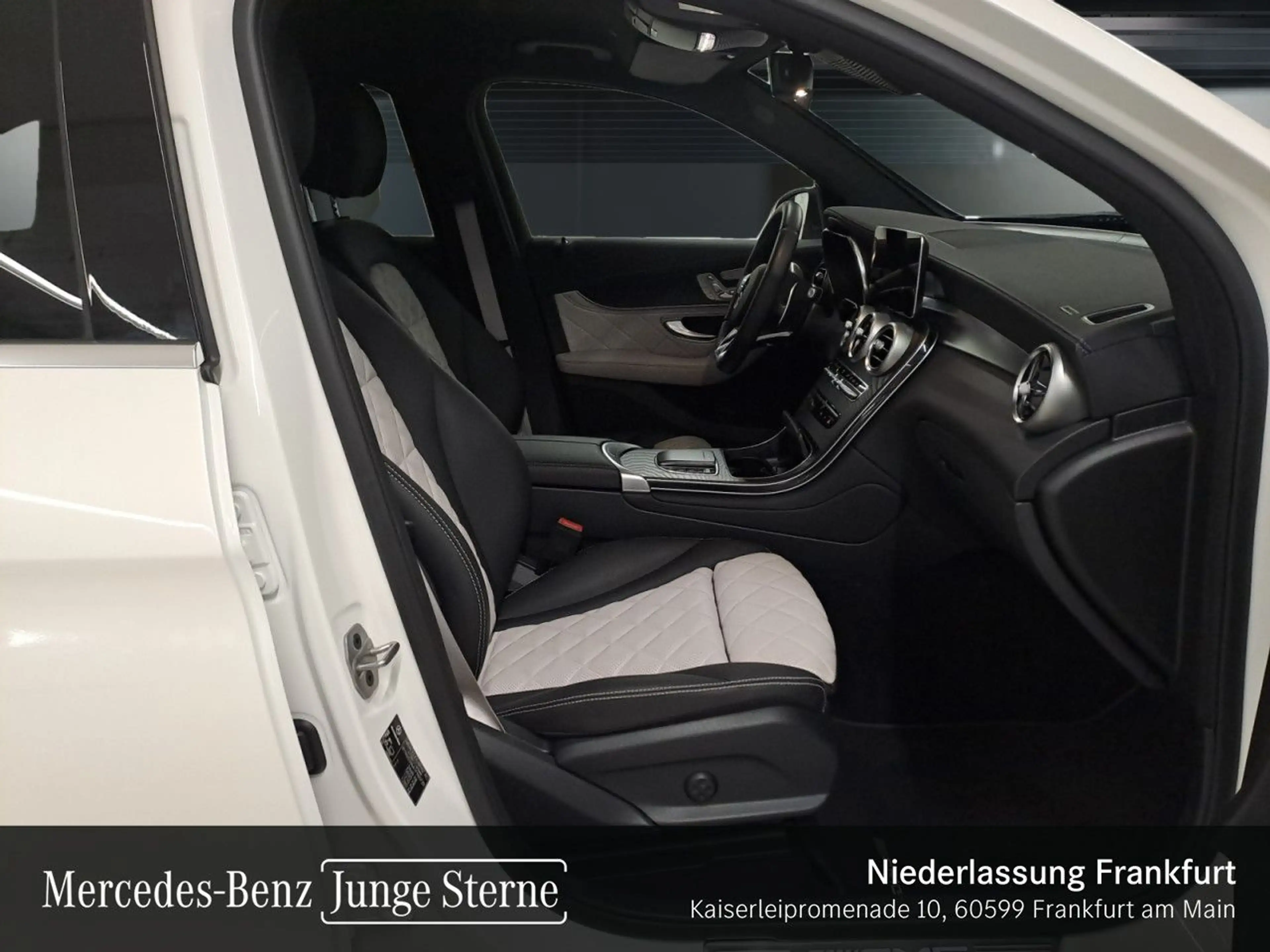 Mercedes-Benz GLC 43 AMG GLC 43 4M AMG+360+MULTIBEAM+STHZG+BURMESTER+CARBON — photo 9