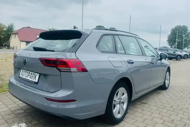 Volkswagen Golf view 4