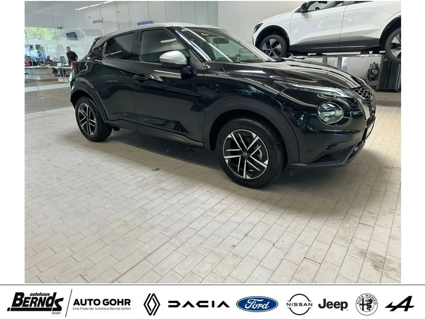 Nissan Juke 1.0 DIG-T N-Connecta KLIMAAUTOM. SITZHZG. ISO-FIX Schwarz - 2