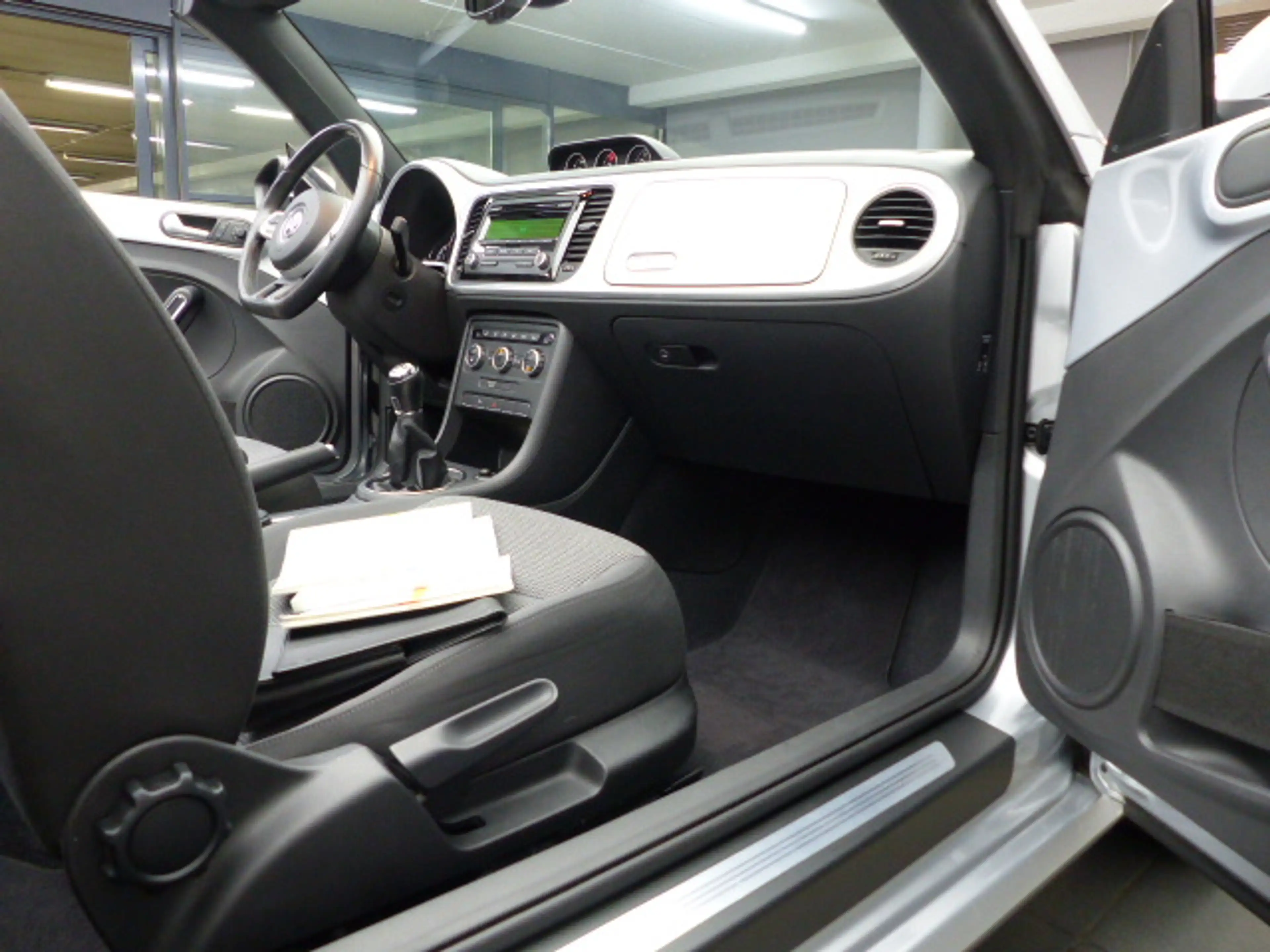 Volkswagen Beetle Cabriolet 1.2 TSI - Manu. — photo 4