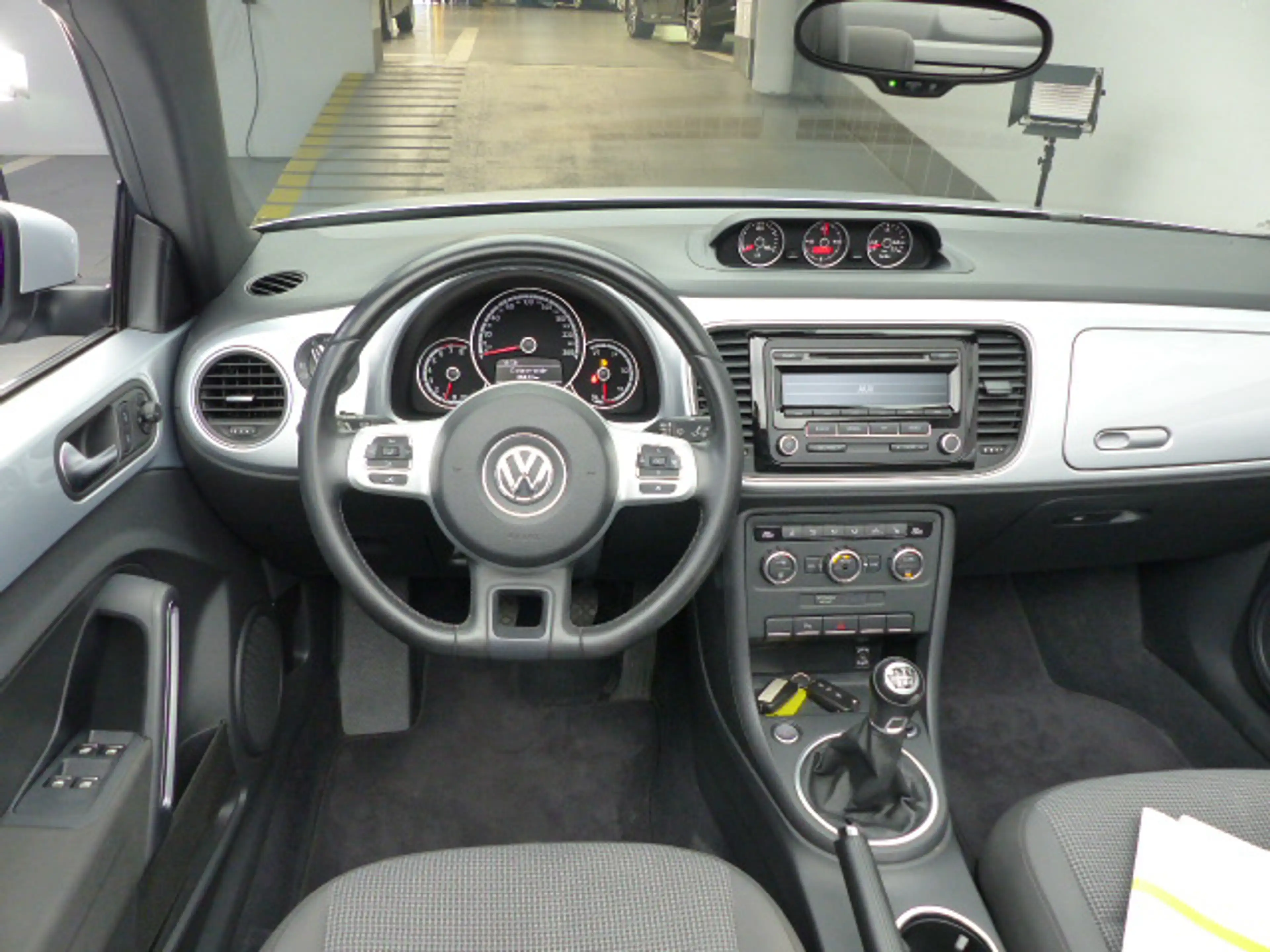Volkswagen Beetle Cabriolet 1.2 TSI - Manu. — photo 2