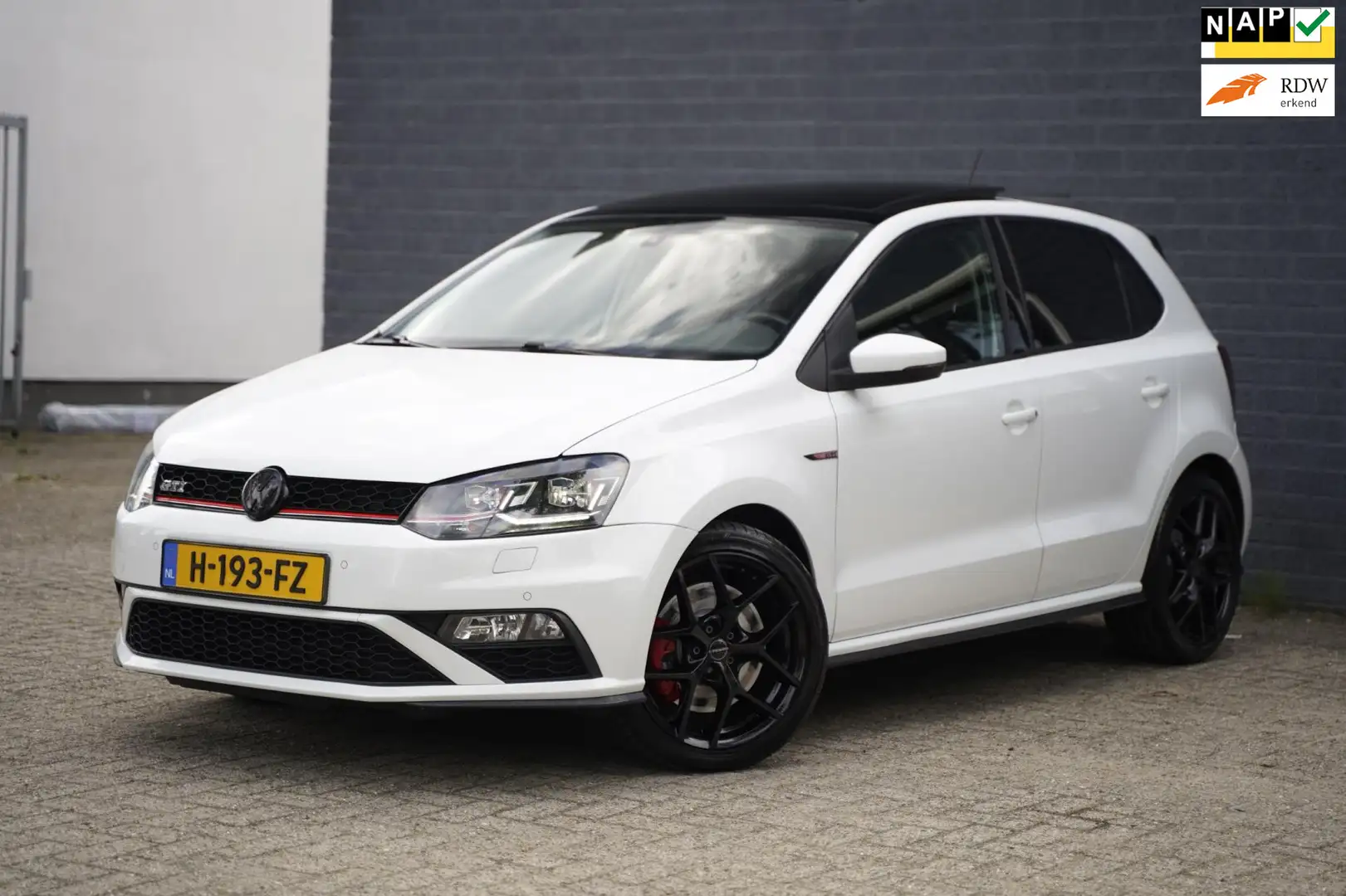 Volkswagen Polo GTI 1.8 TSI 220pk, DSG, Panoramadak, NAP Wit - 1