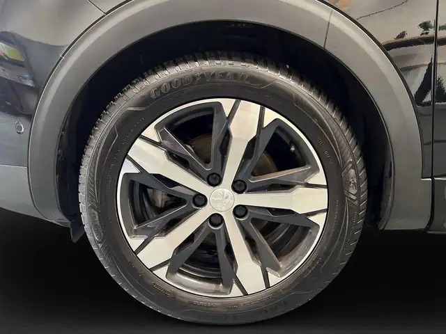 Peugeot 5008 view 8