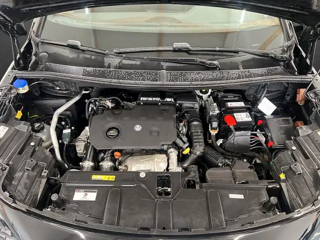 Peugeot 5008 view 5