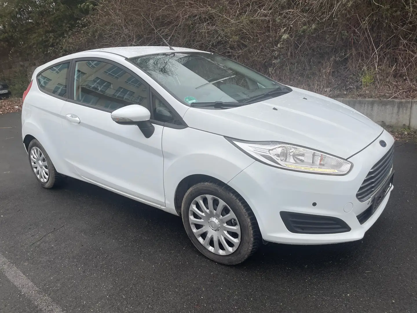 Ford Fiesta 1,25, 1. Hand, Klima, Pdc, Euro6, Allwetter Weiß - 1