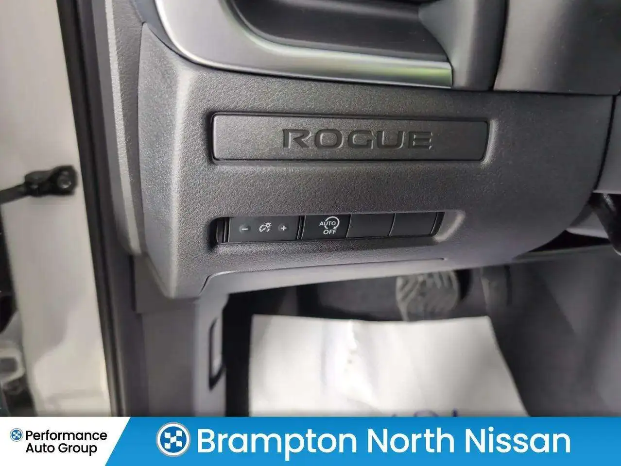Nissan Rogue fotografie Nissan Rogue