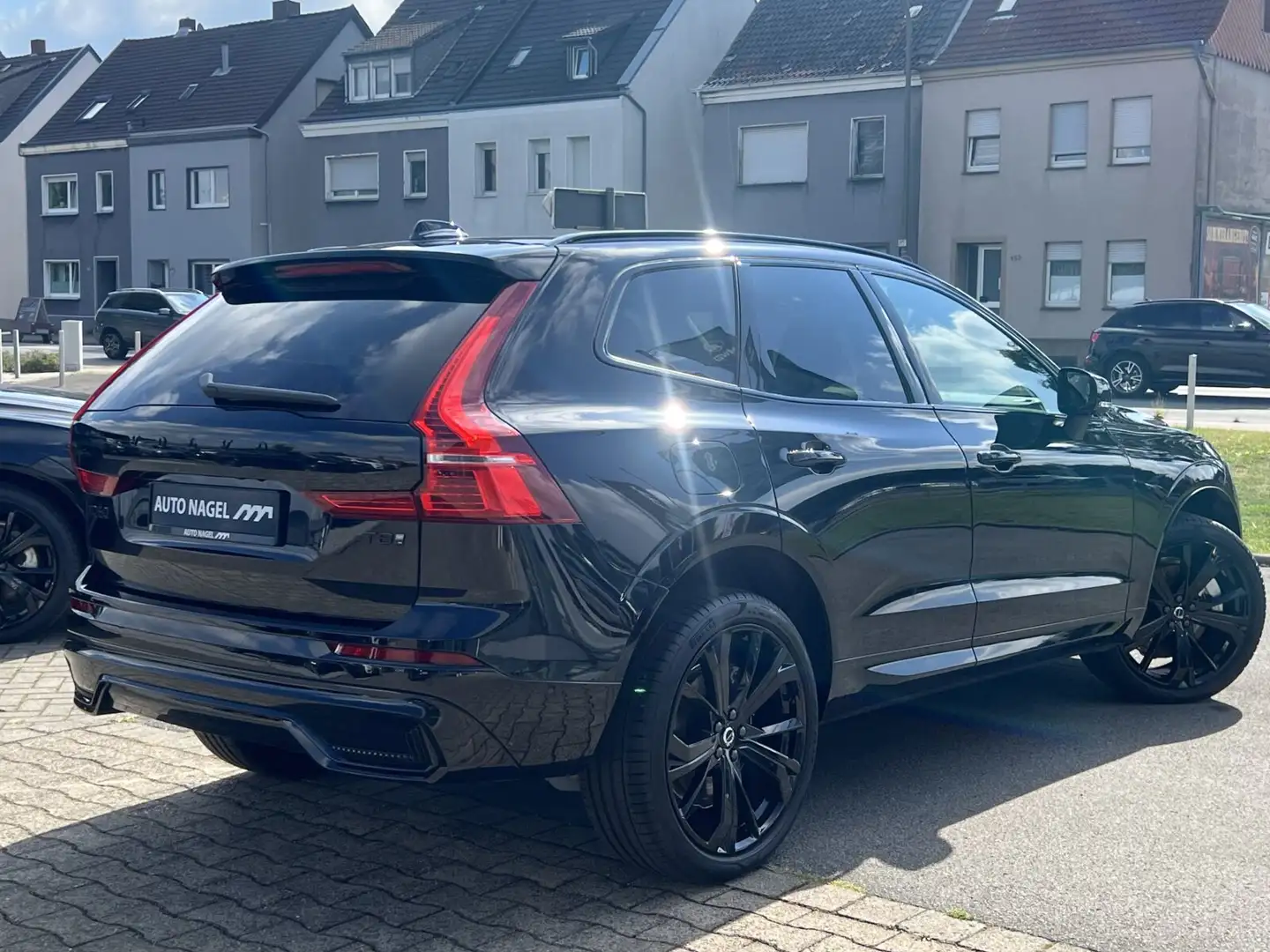 Volvo XC60 XC60 T8 Ultra Black Edition LUFT|AHK|B&W| Schwarz - 2