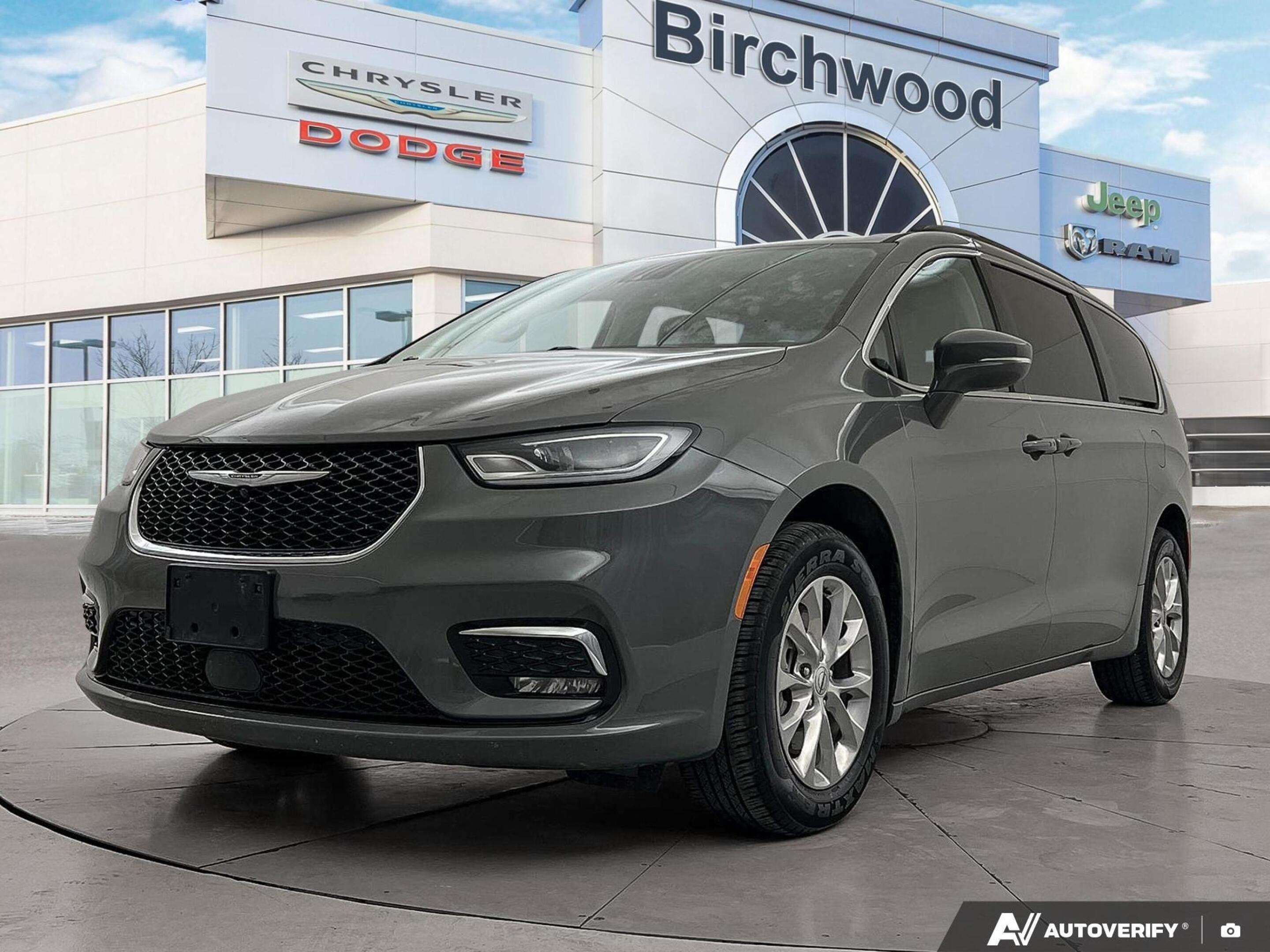 2022 Chrysler Pacifica Touring L | AWD | Heated Leather | Sunroof | — снимка 1