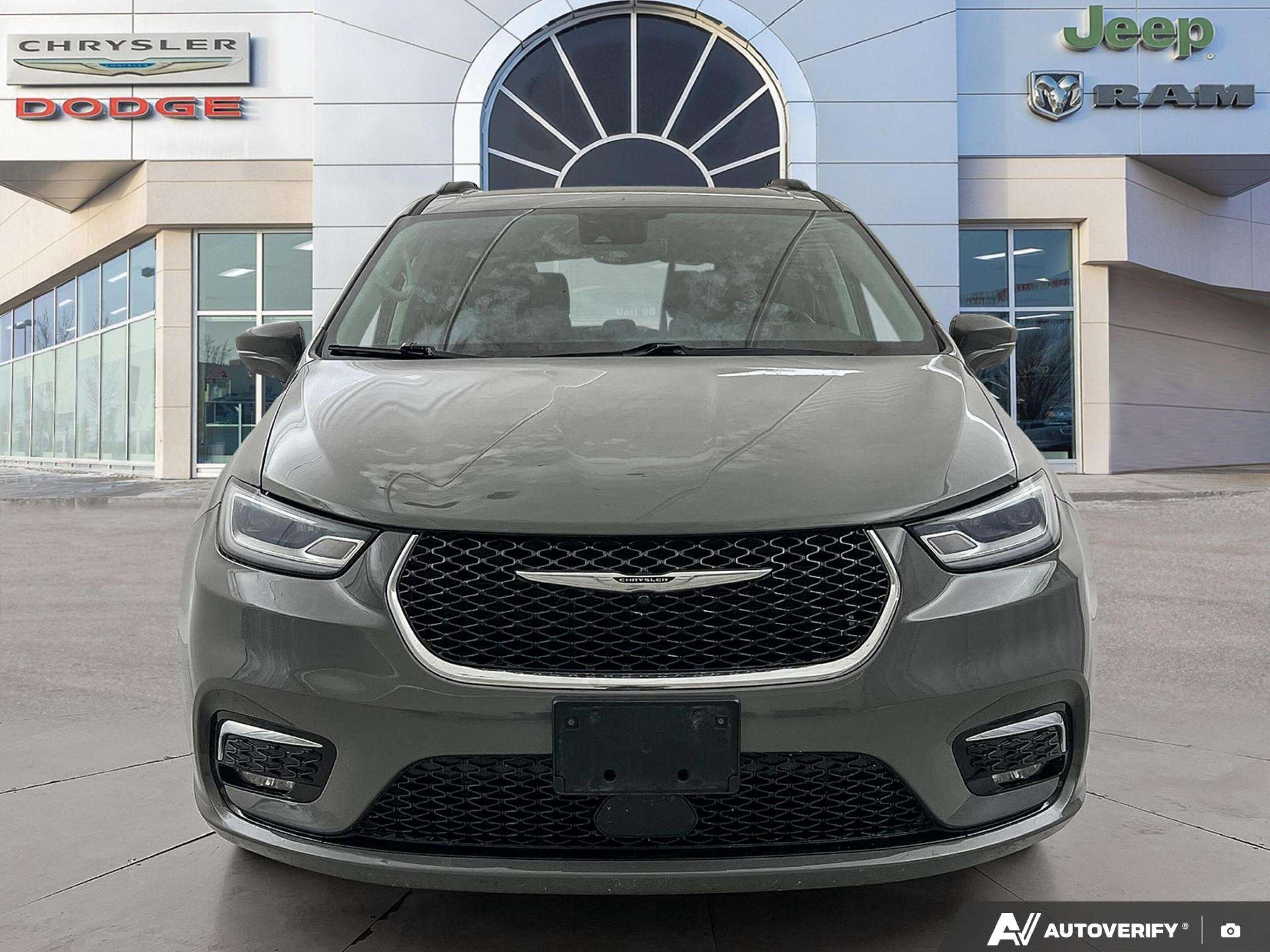 2022 Chrysler Pacifica Touring L | AWD | Heated Leather | Sunroof | — снимка 1