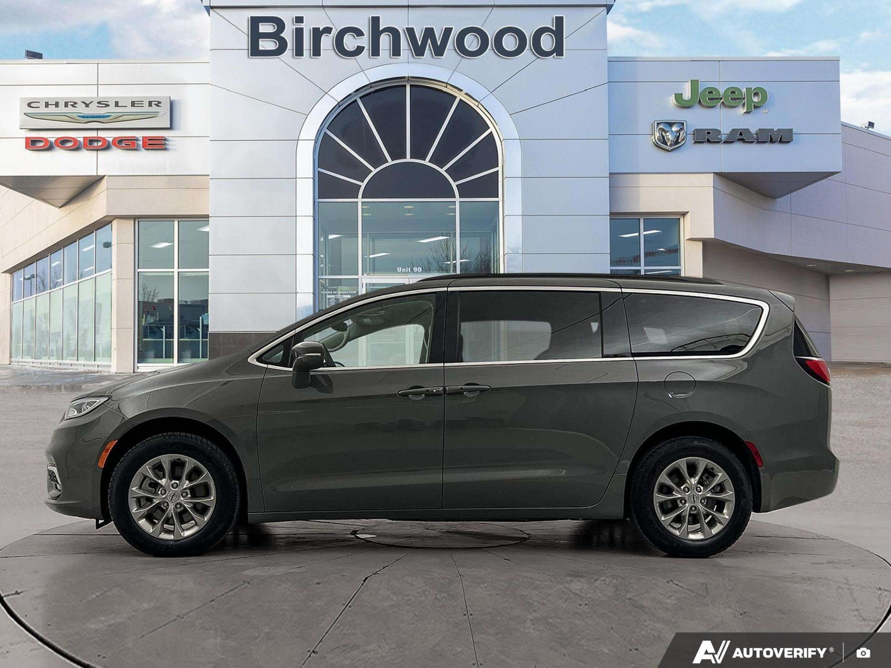2022 Chrysler Pacifica Touring L | AWD | Heated Leather | Sunroof | — снимка 1