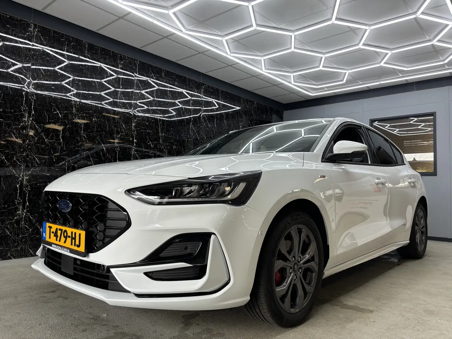 Ford Focus 1.0 EcoBoost Hybrid ST Line X Wit - 1