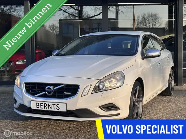 Volvo V60 T3 R-Design|Afneembare trekhaak|Stoelverwarming